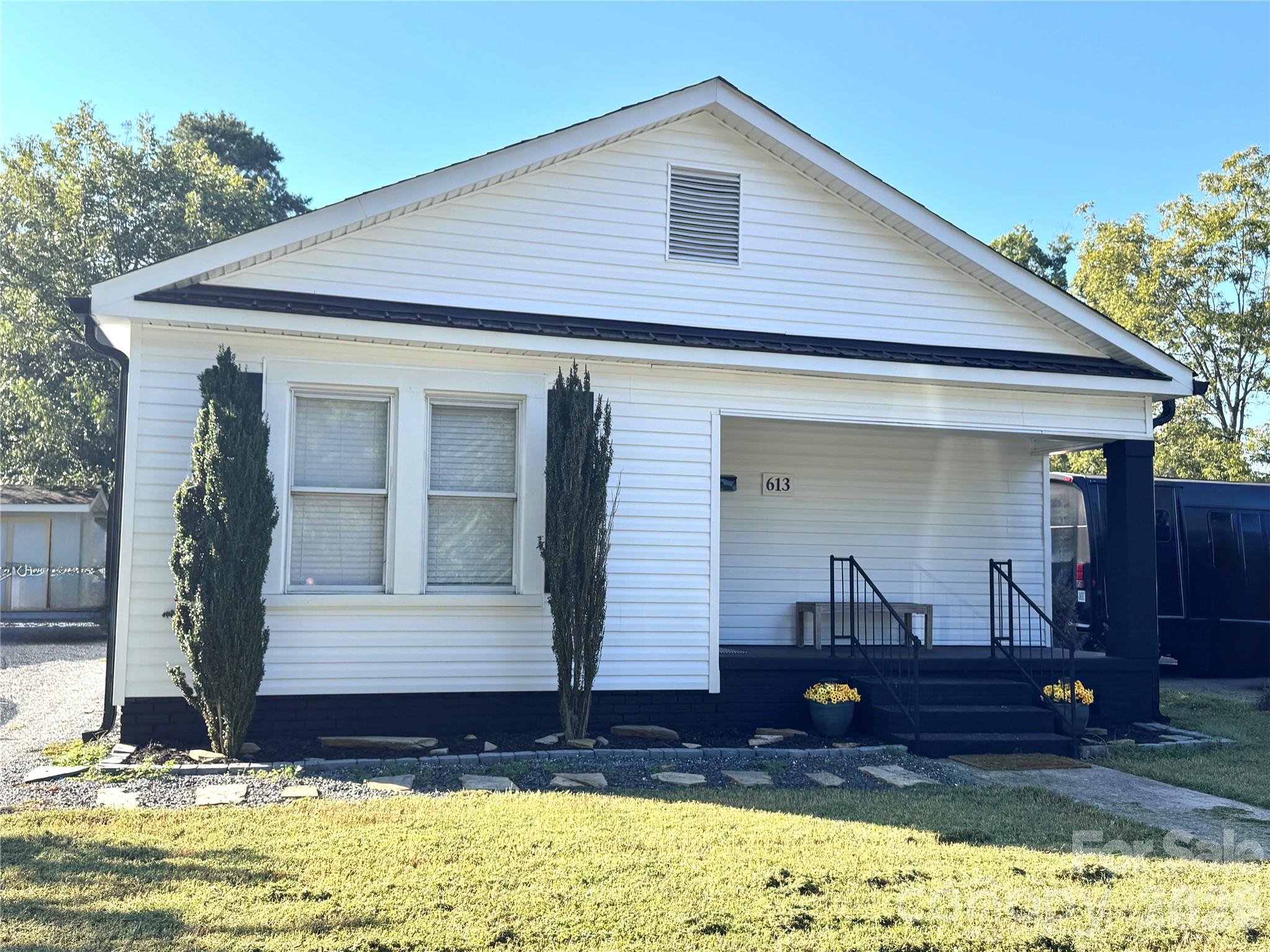 613 Gum Street — photo