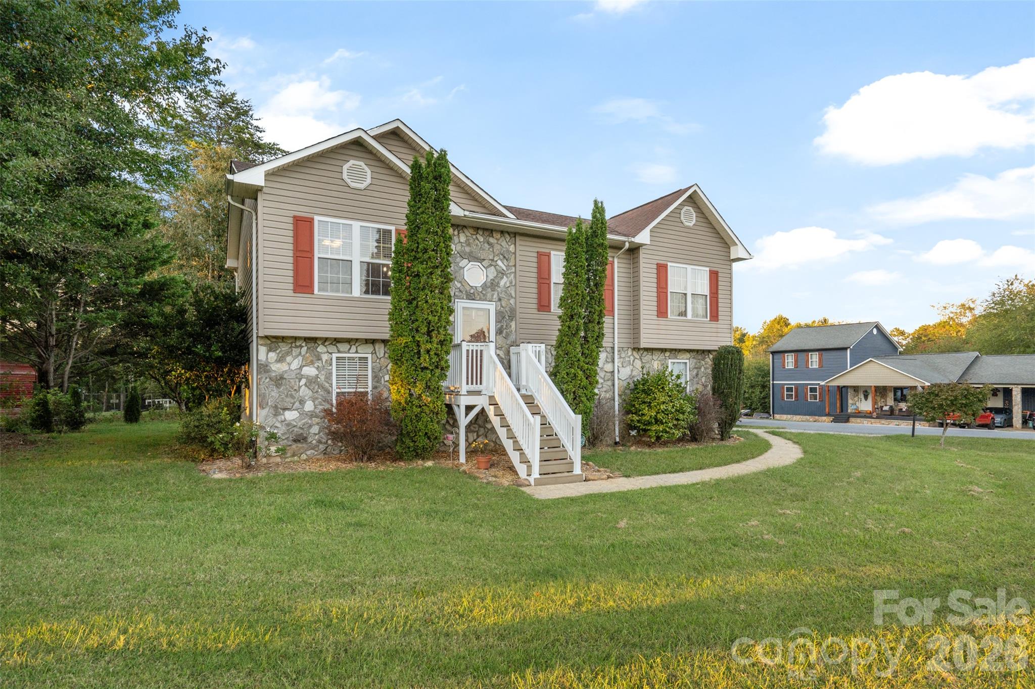 1500 Ivy Lane — photo