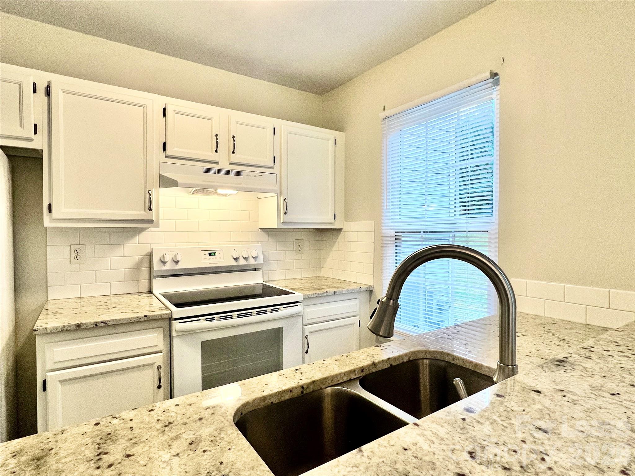 8253 Circle Tree Lane — photo