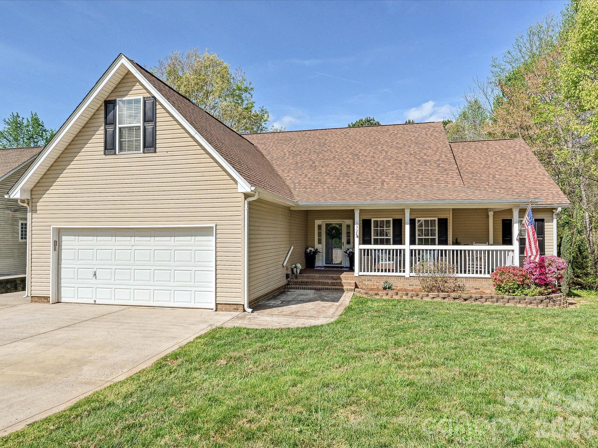 132 Gray Cliff Drive — photo