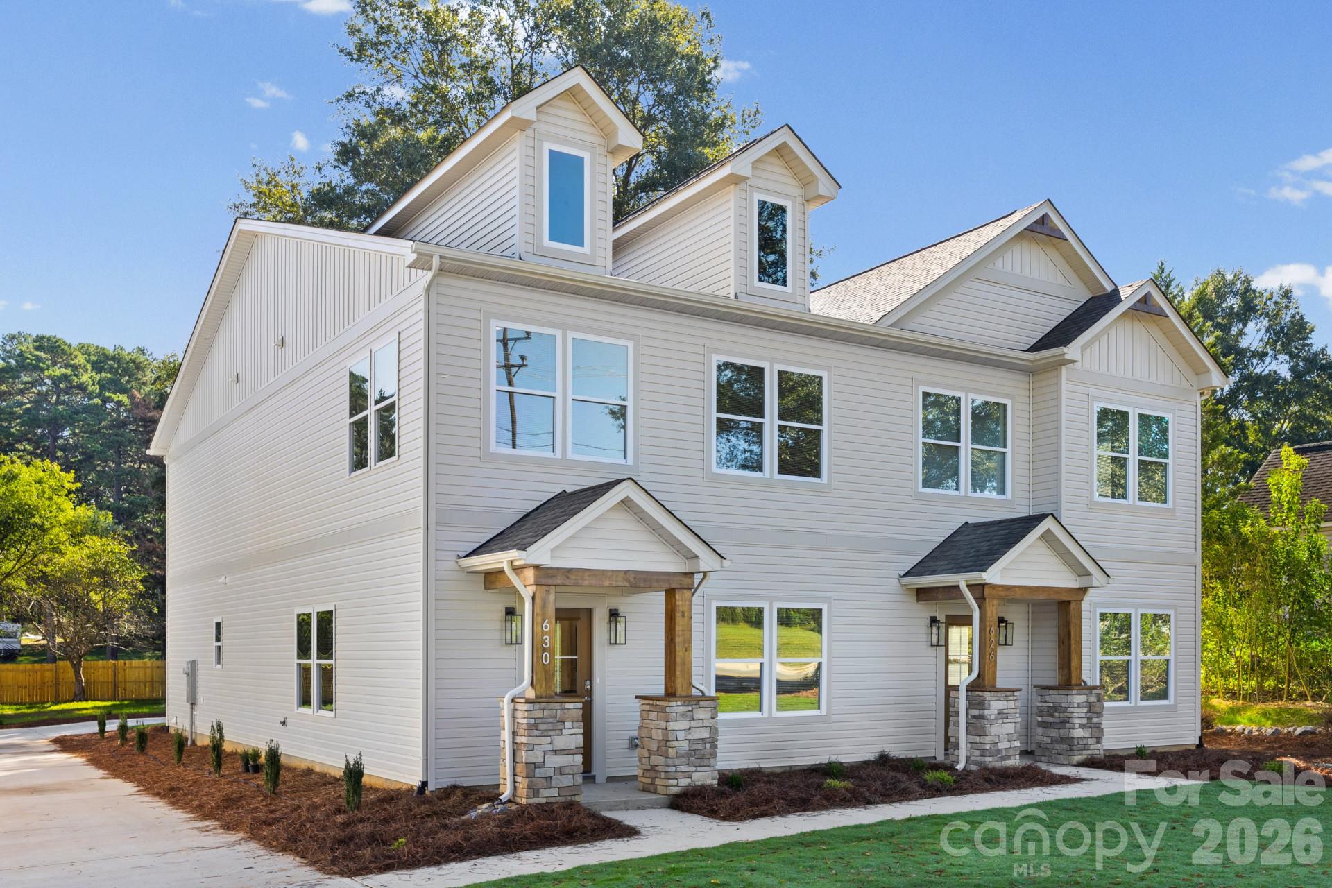 630 Modena Street — photo