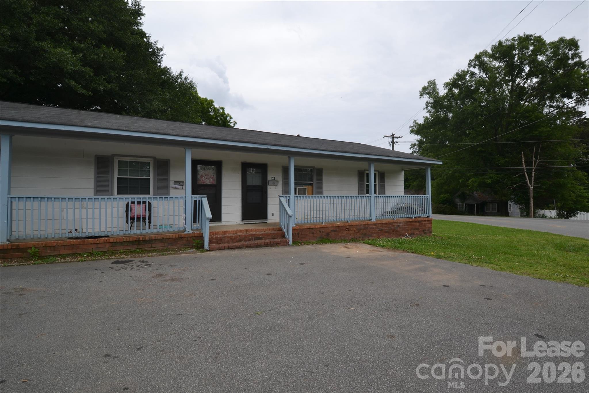 102 Sunset Drive — photo