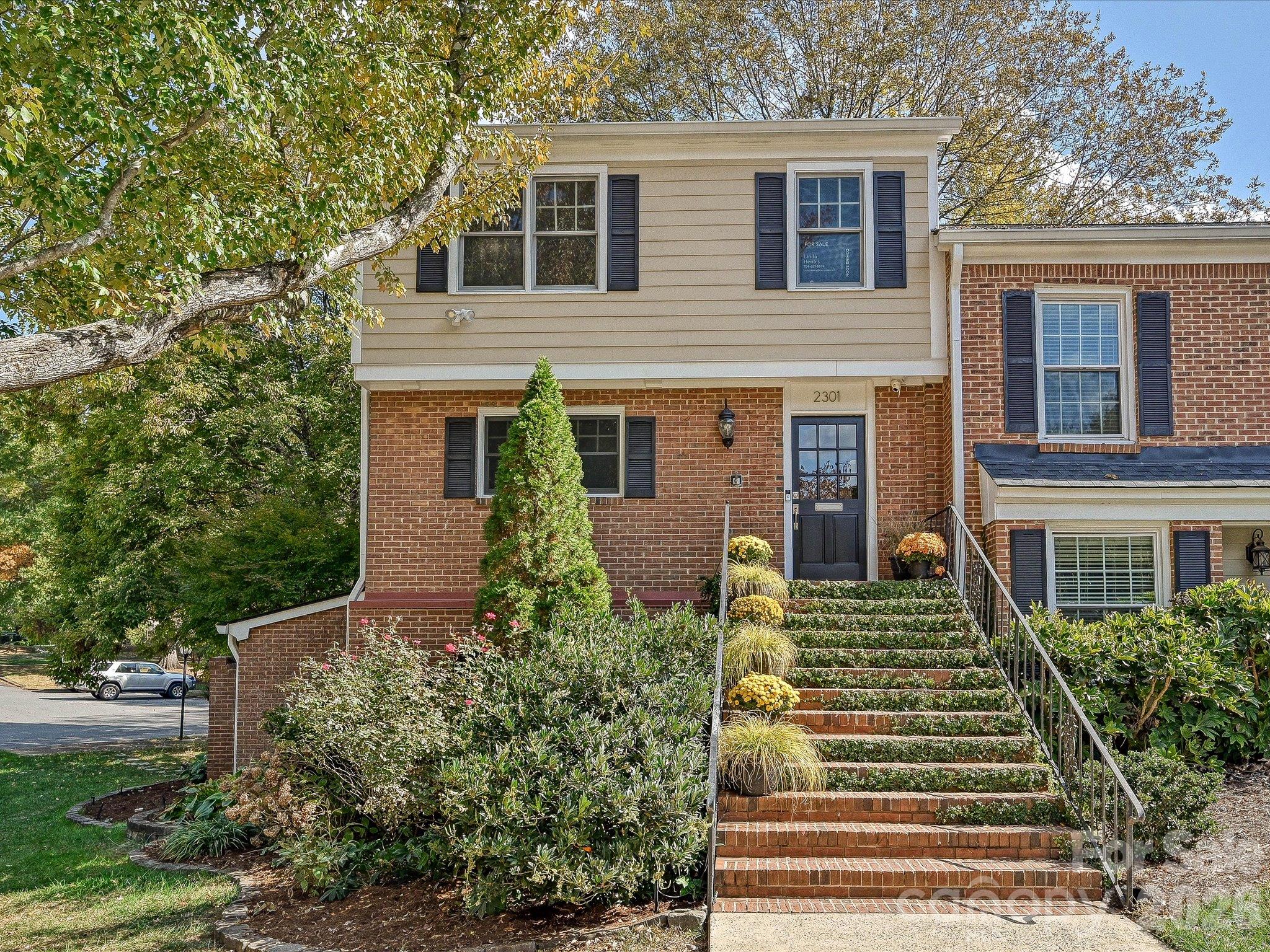 2301 Hayloft Circle — photo
