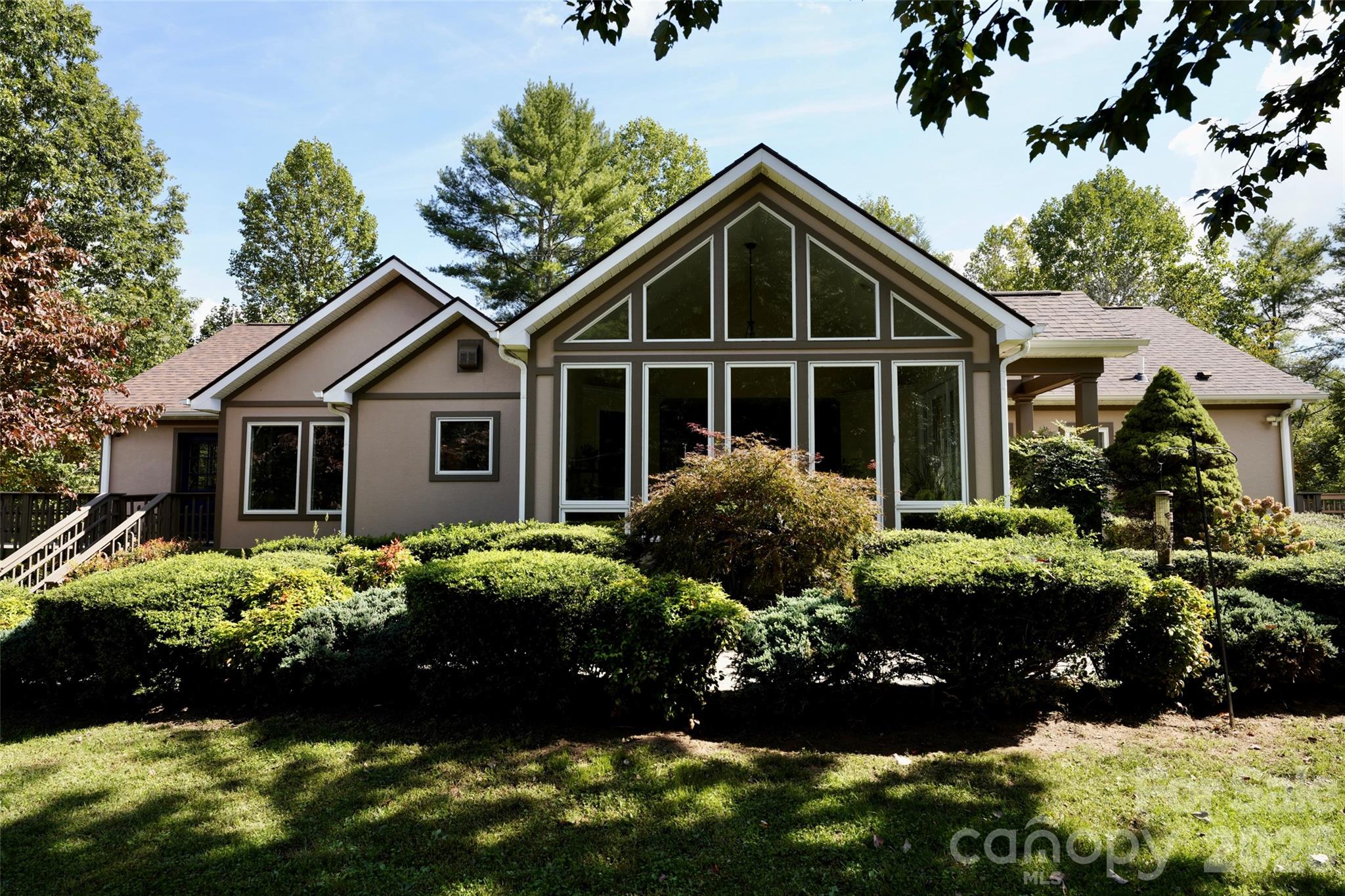 525 Silent Acres Road — photo
