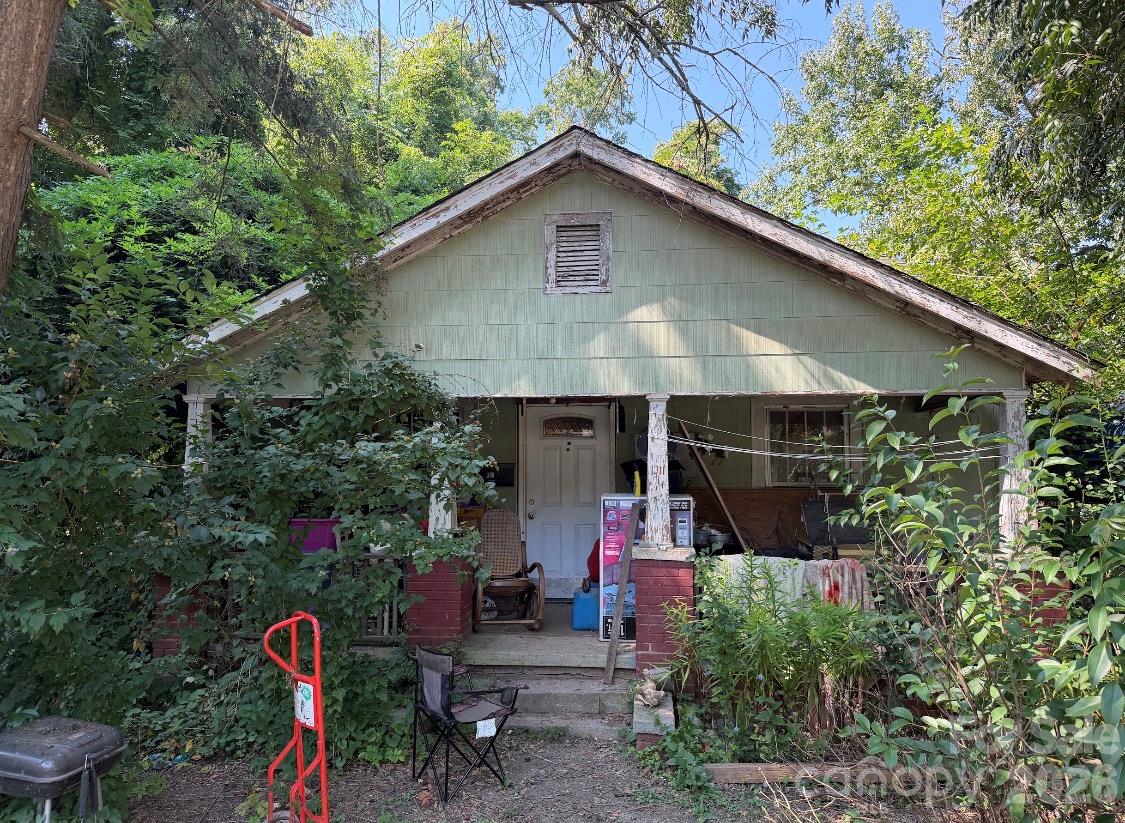1311 Fox Avenue — photo