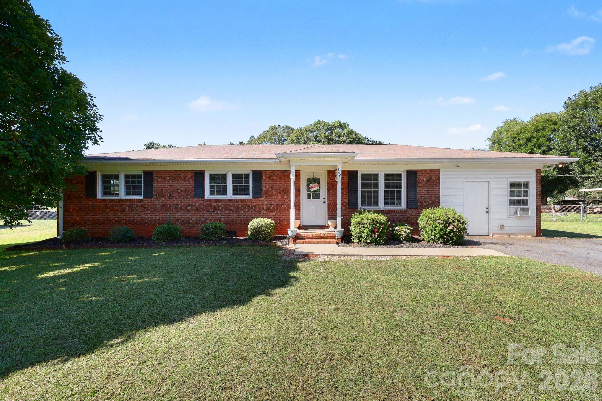 160 E Chamblee Drive — photo