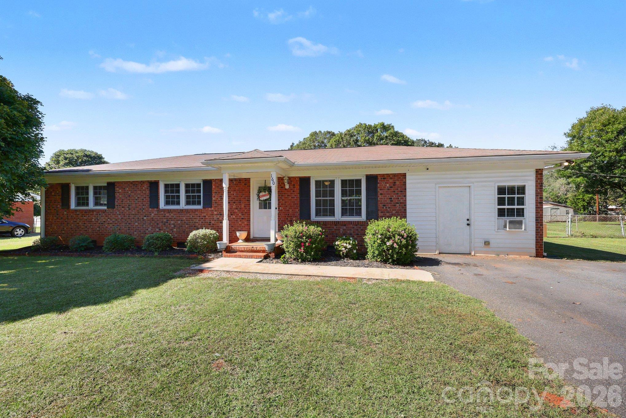 160 E Chamblee Drive, Salisbury, NC 28147 — photo 2
