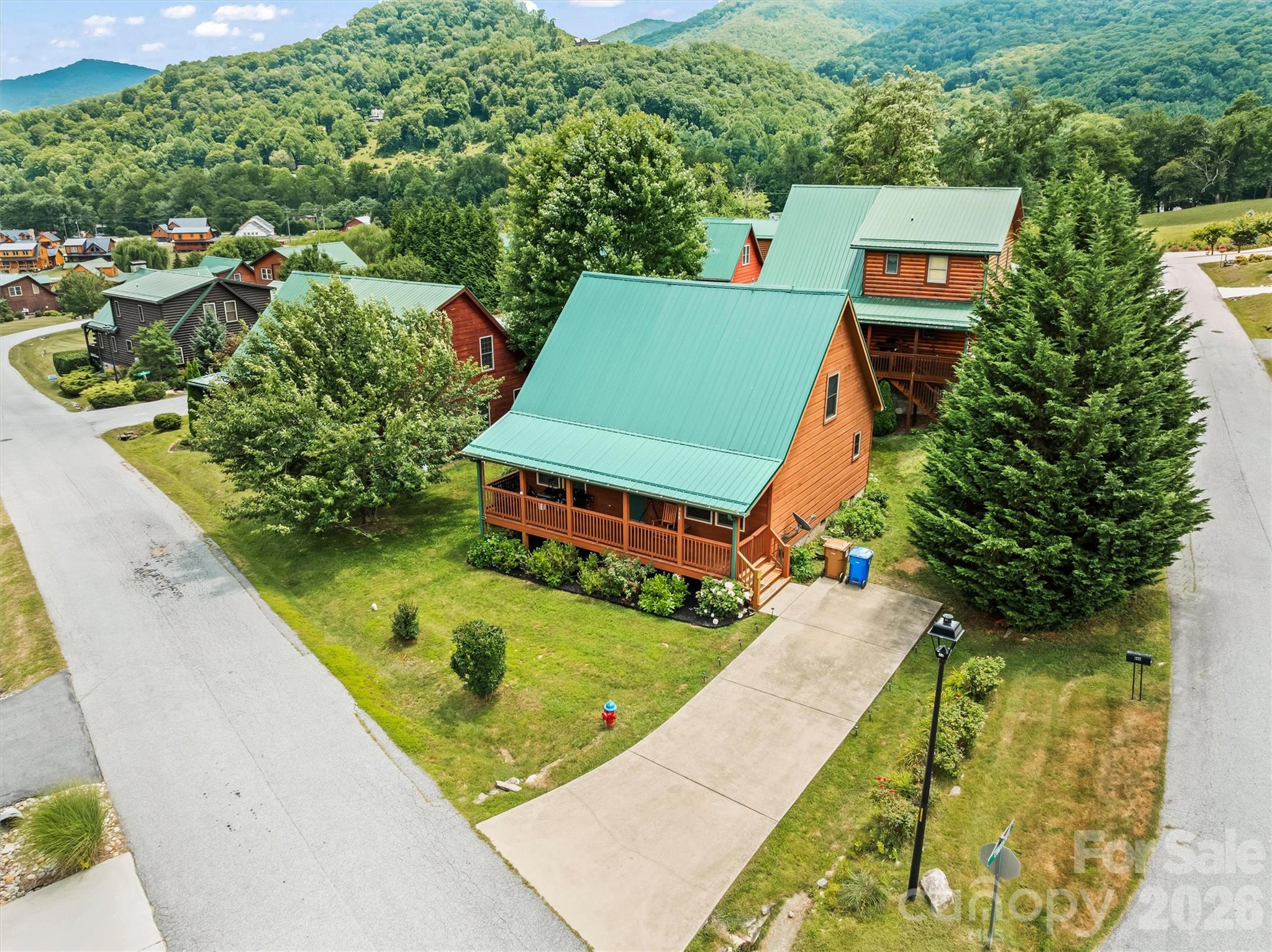 588 Panoramic Loop — photo