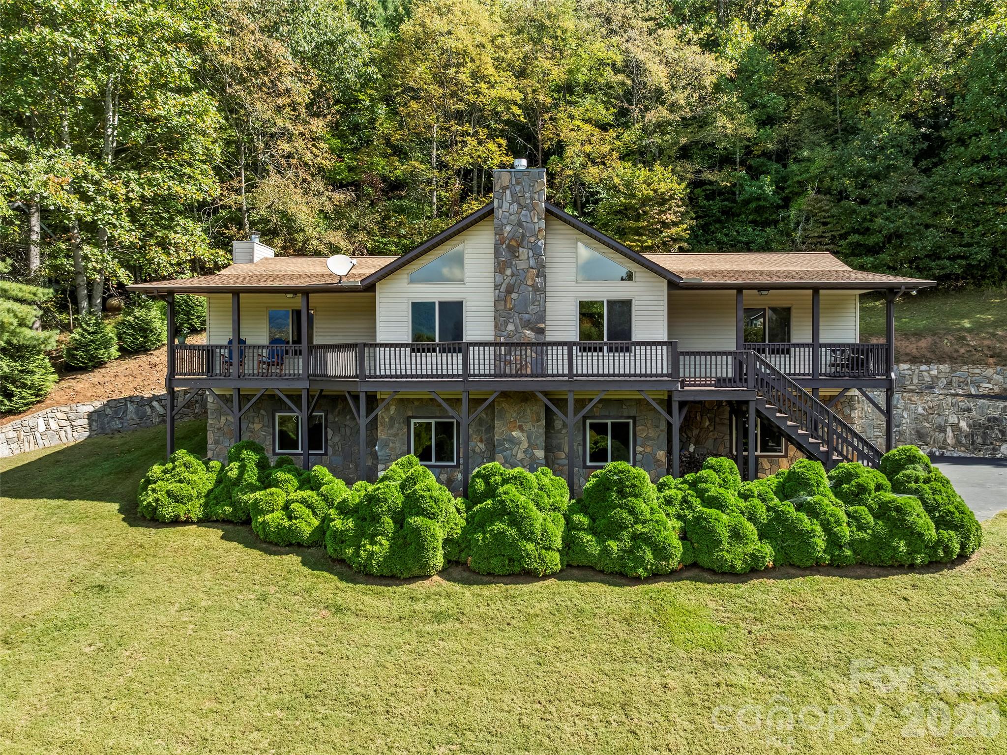 1090 Maple Springs Drive — photo