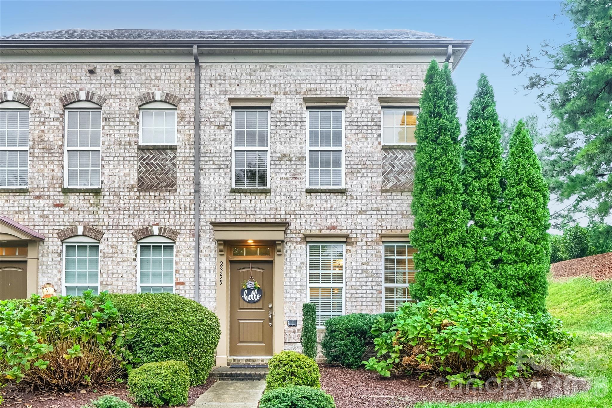 2355 Donnington Lane NW — photo
