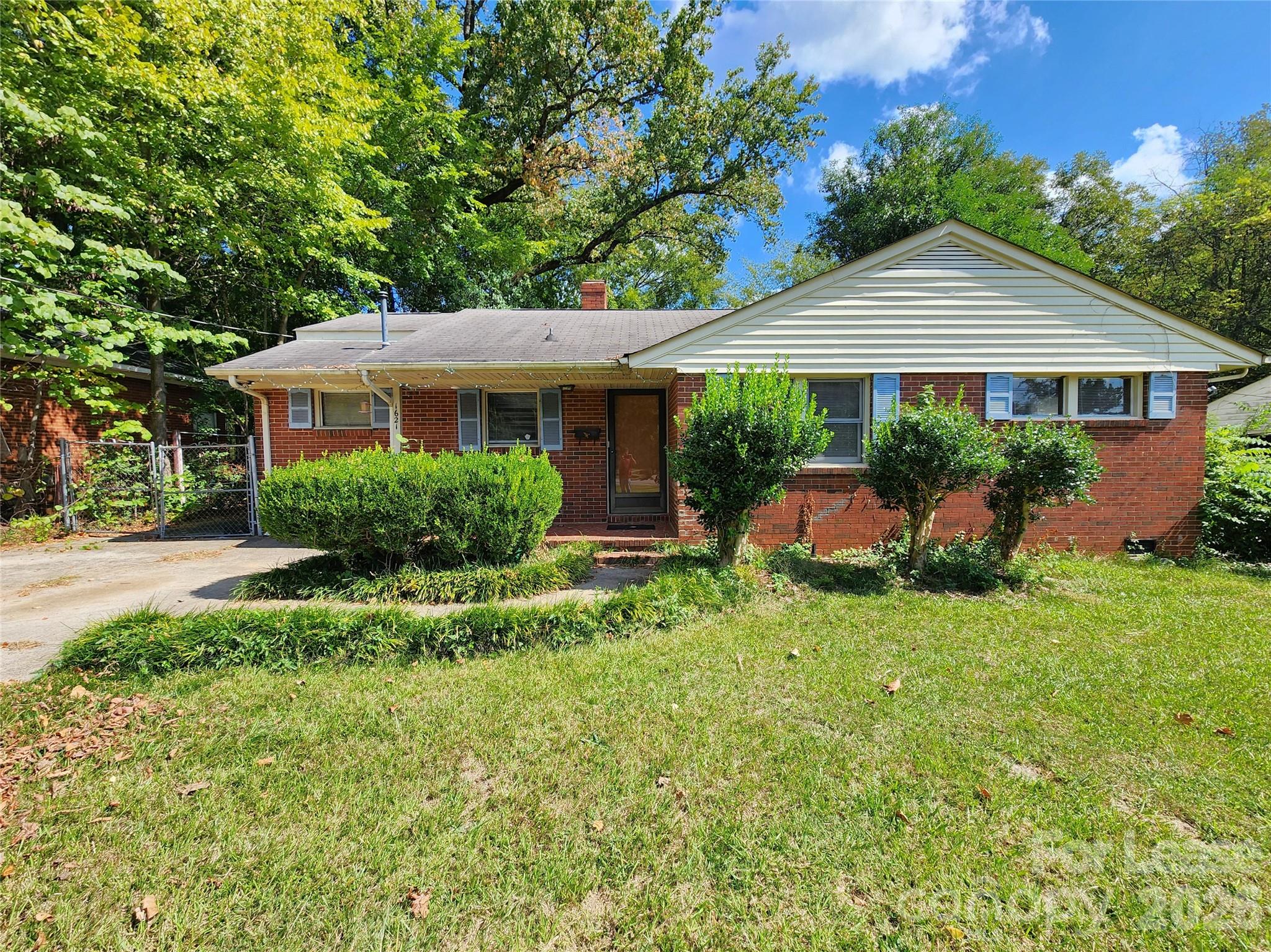 1621 Eastway Drive — photo