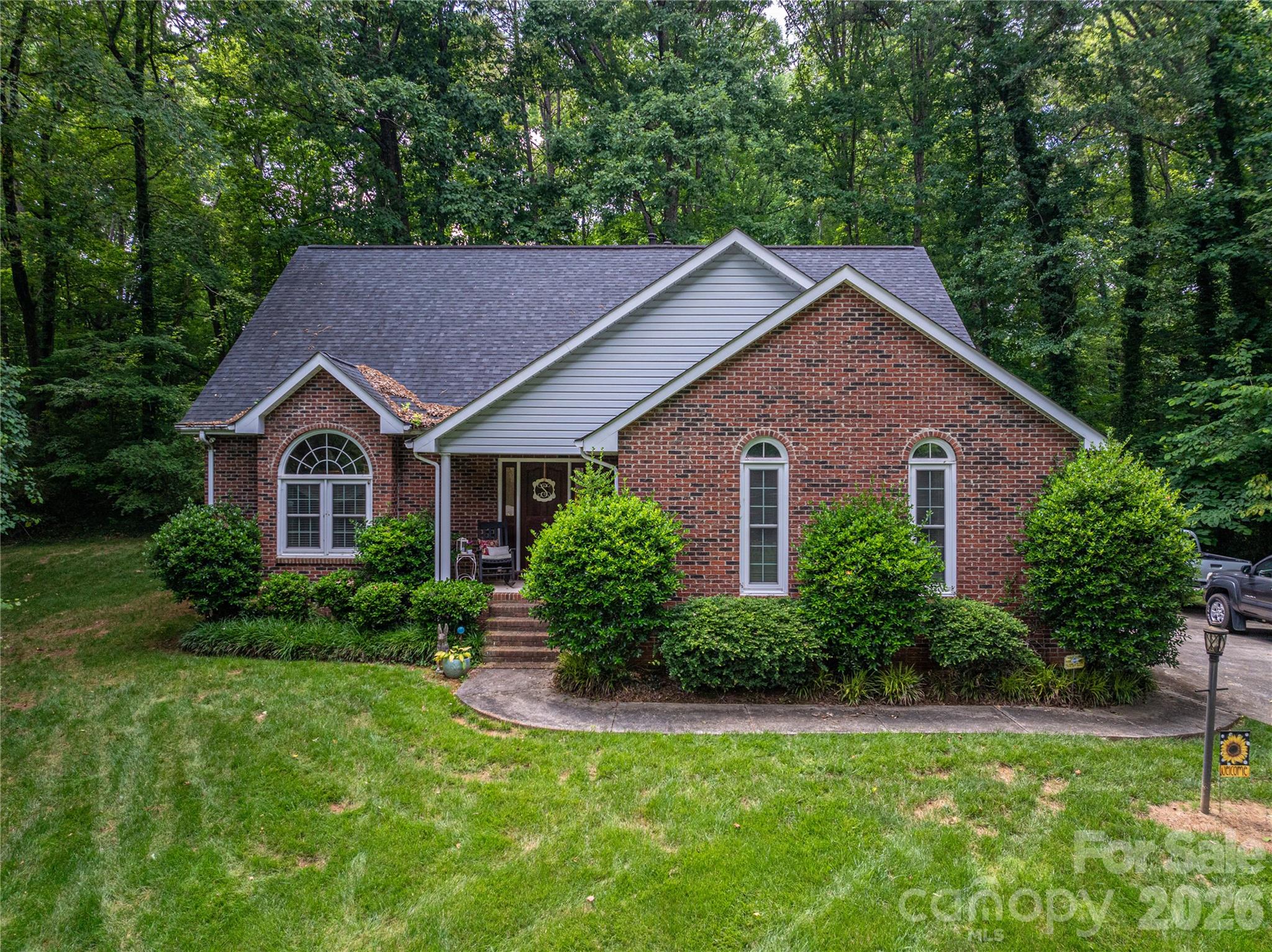 645 Deerfield Drive — photo