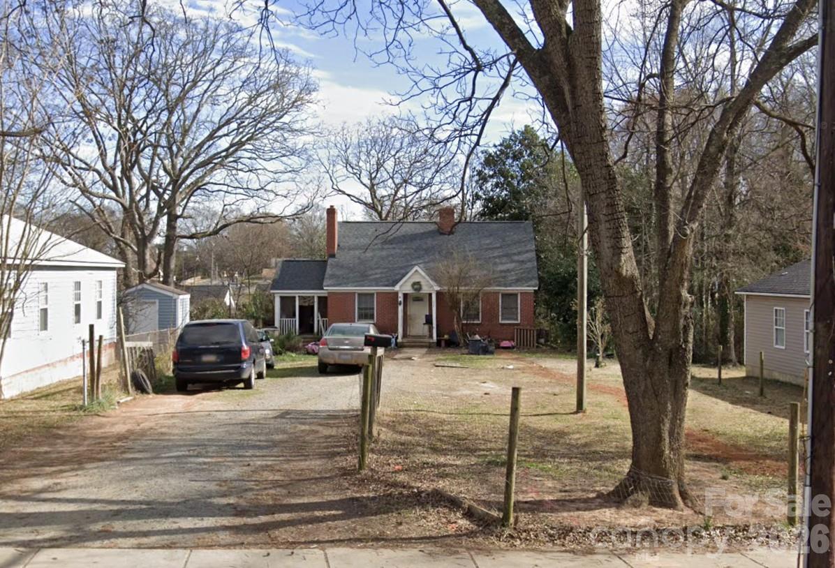737 Cantwell Street — photo