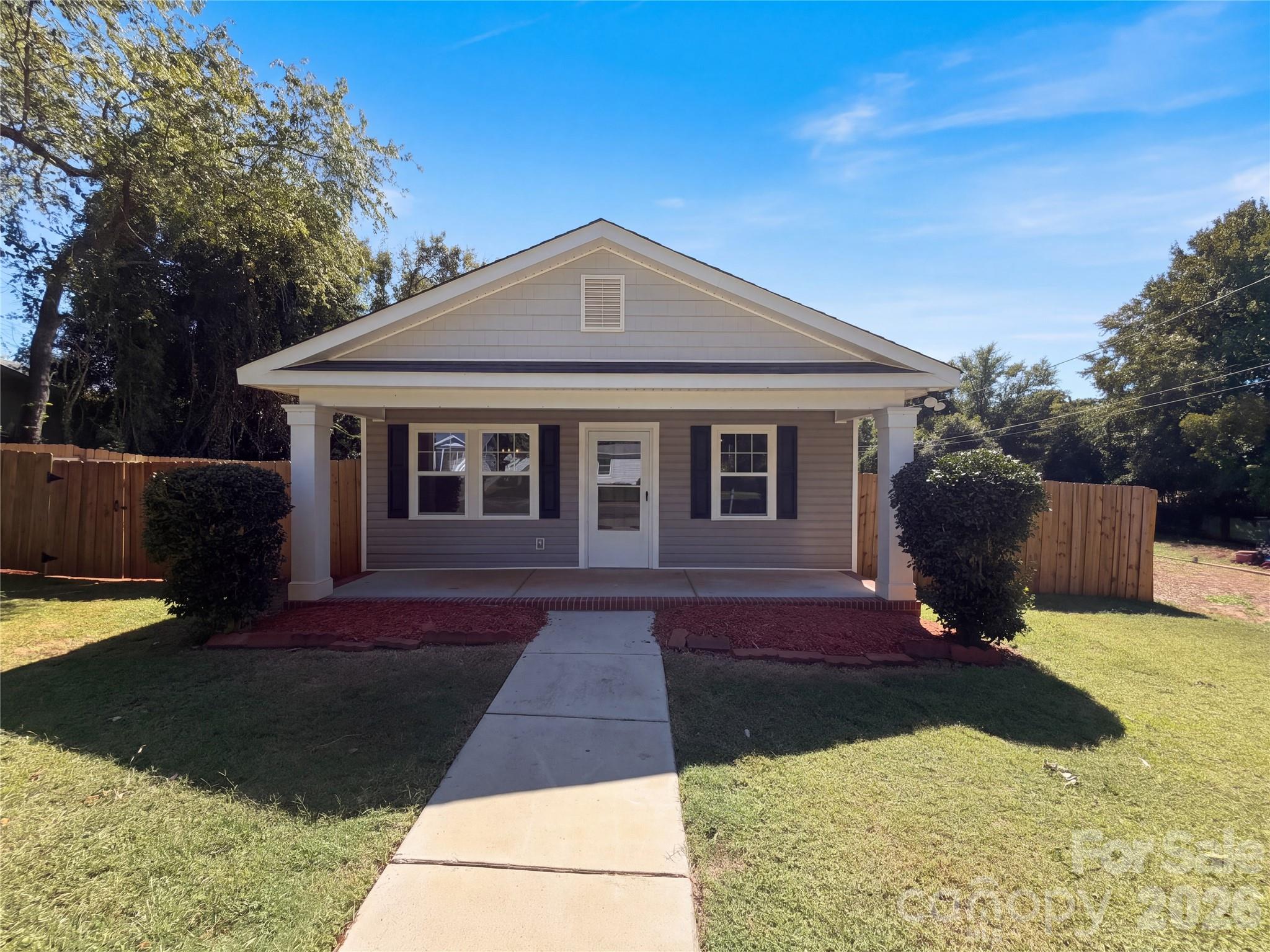 413 Greenwood Drive — photo