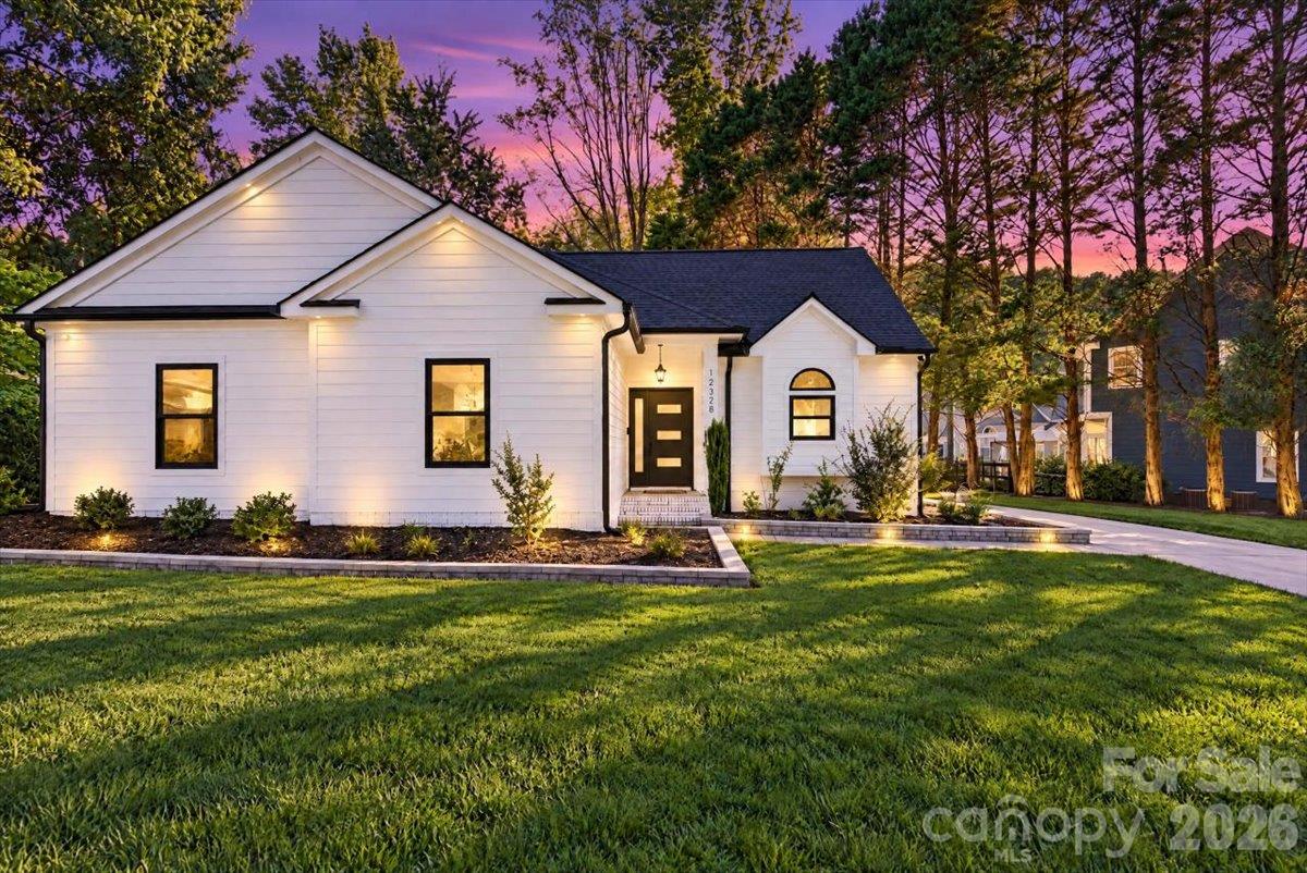 12328 Sparkling Way — photo