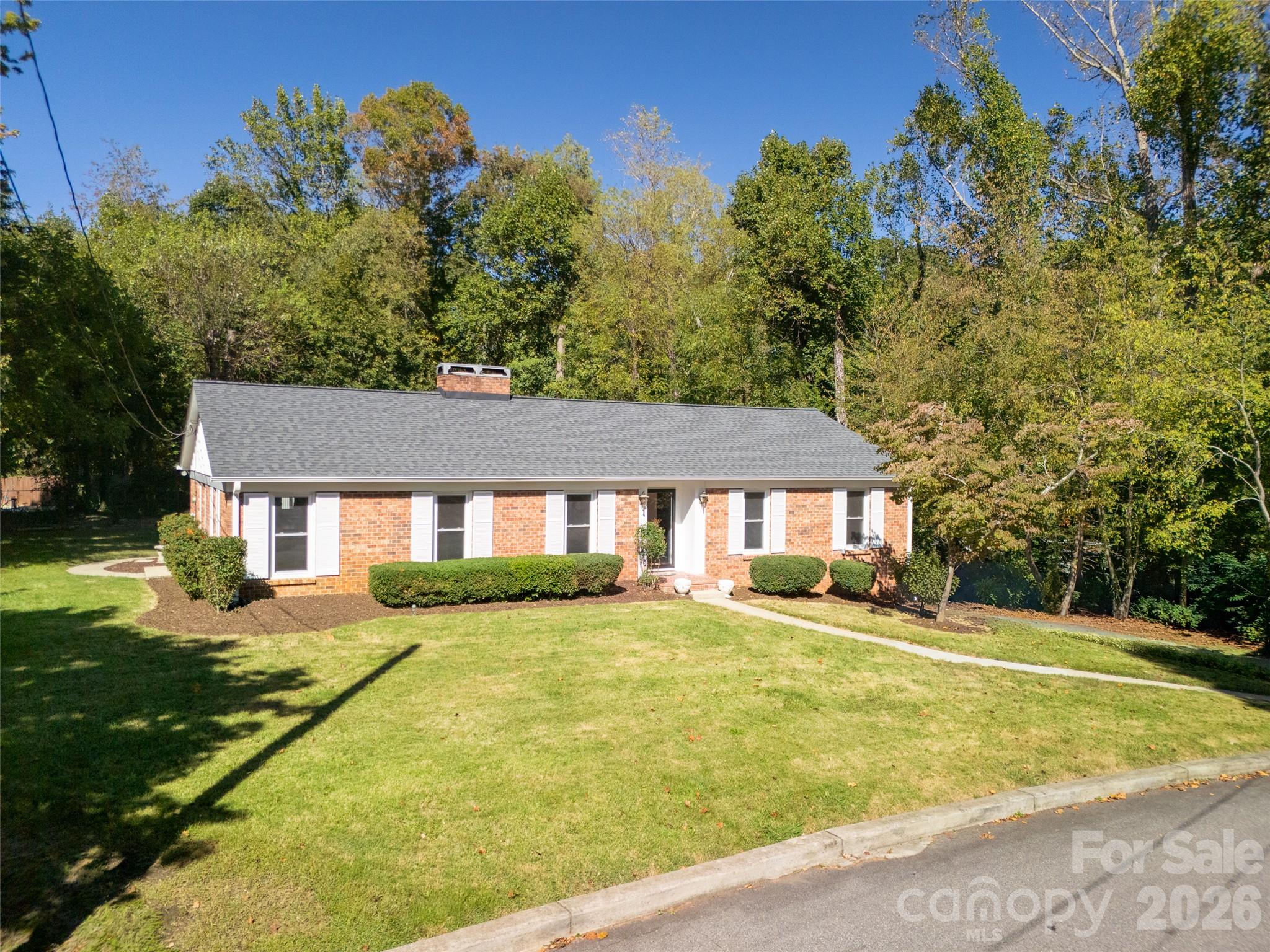 6 Crestwood Lane — photo