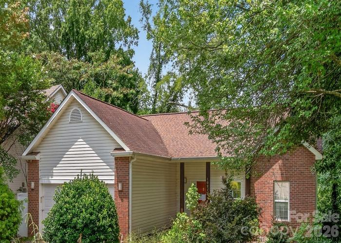 1021 Stinson Glen Lane — photo