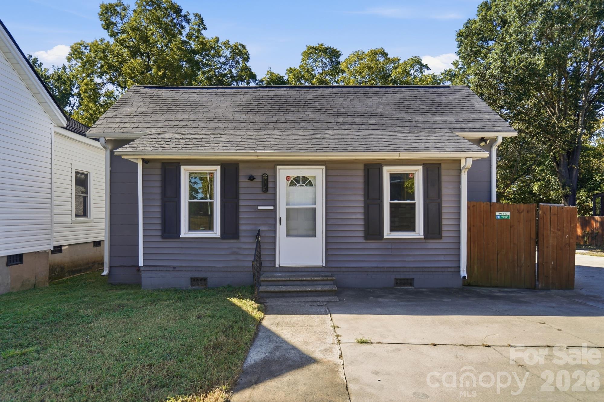 938 E White Street — photo