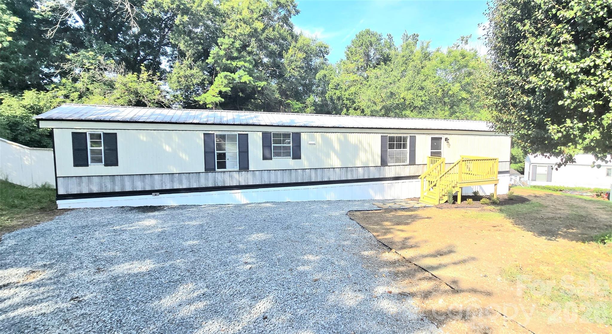 968 Cy Circle — photo
