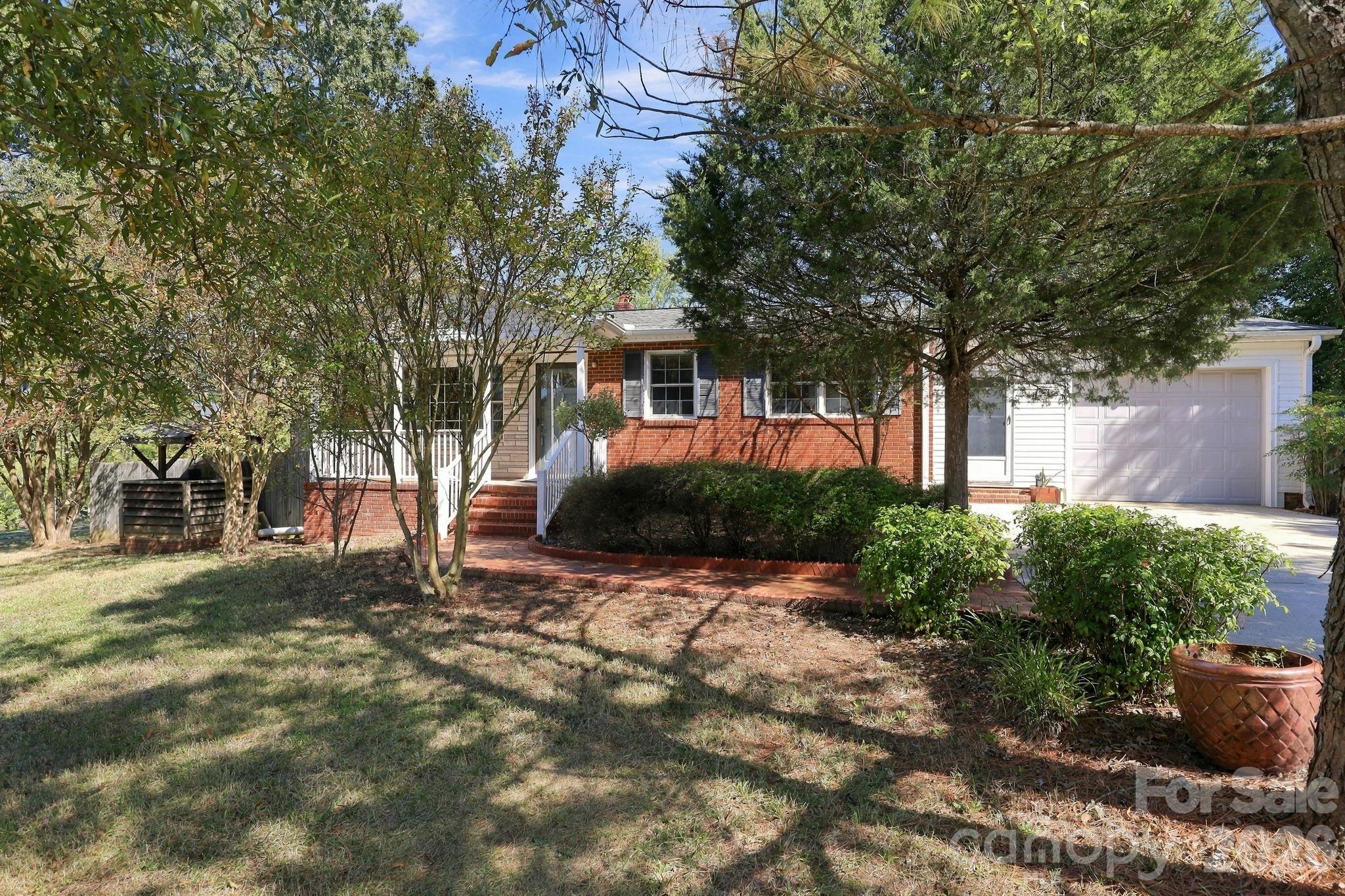 120 Glenwood Drive SW — photo