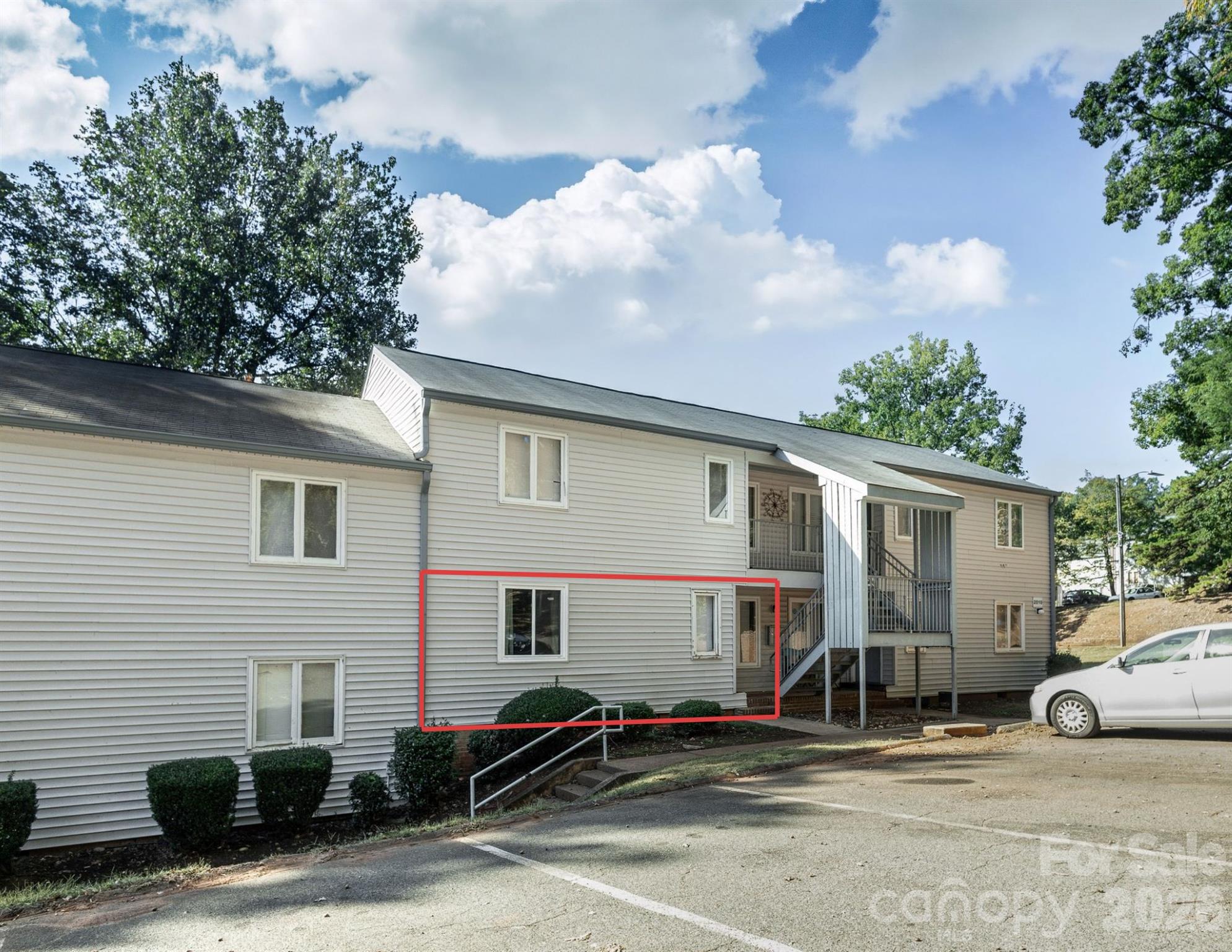 2010 Countrymens Court #67 — photo