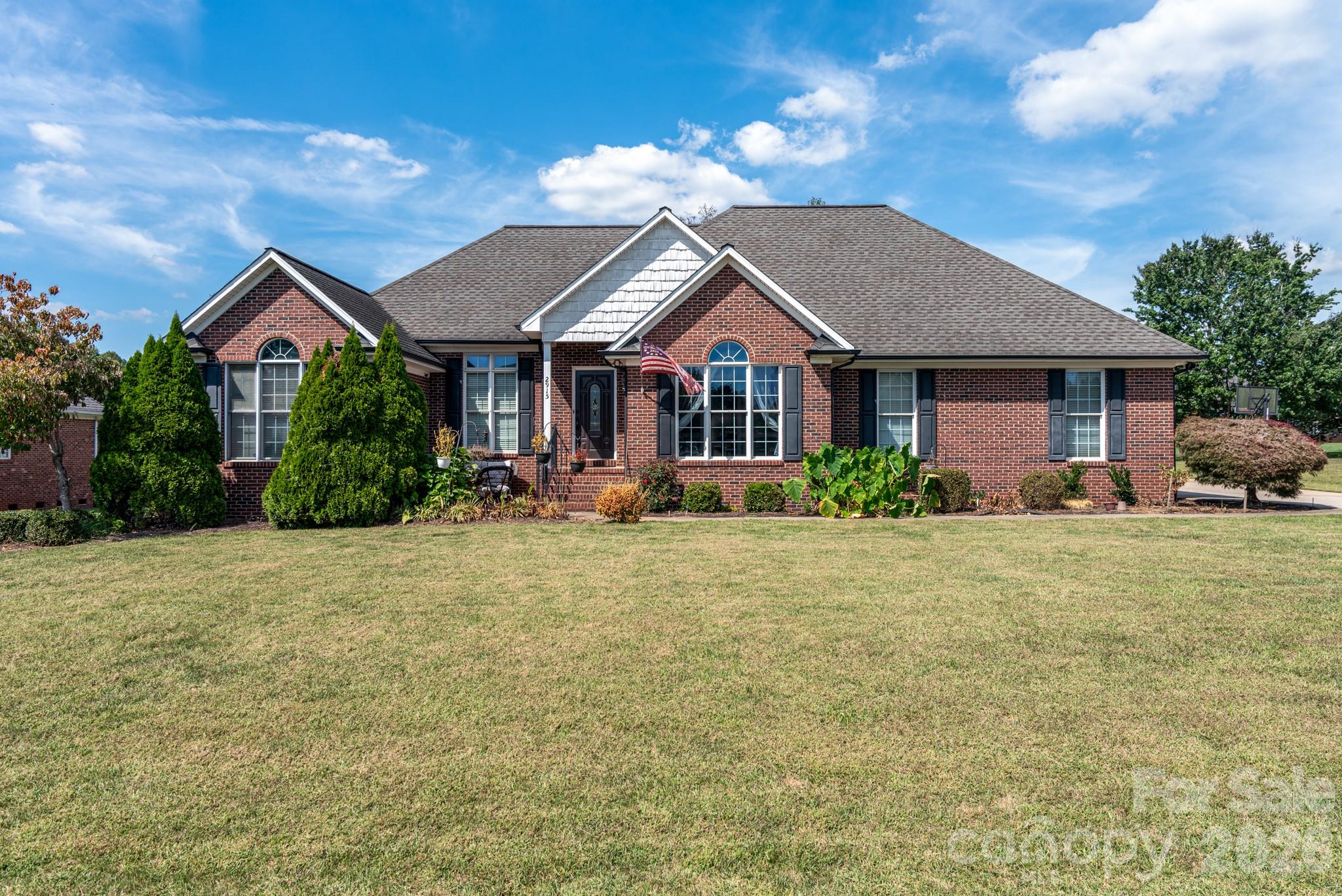 2915 Woodfield Lane — photo
