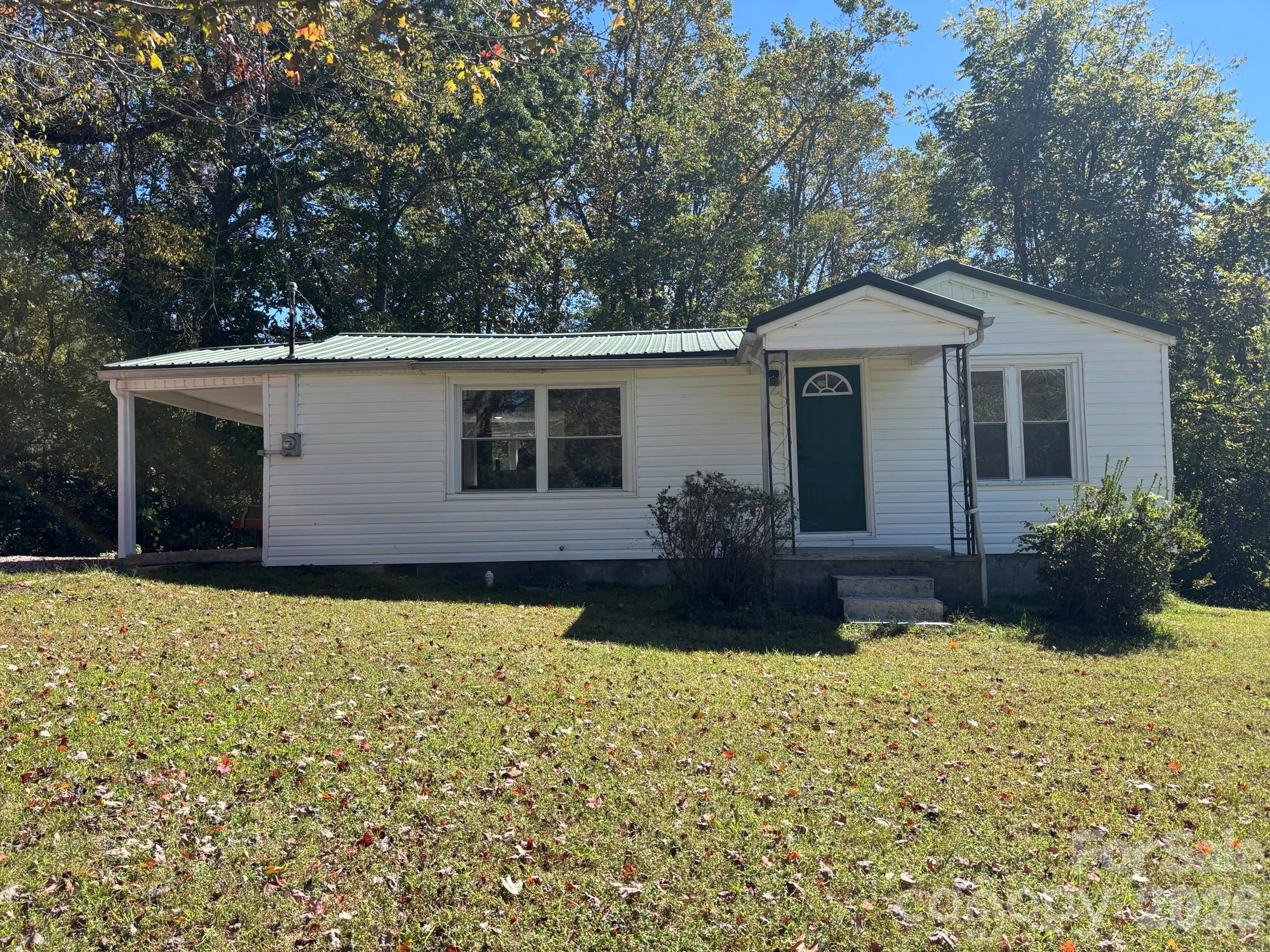 162 Phillips Lane — photo