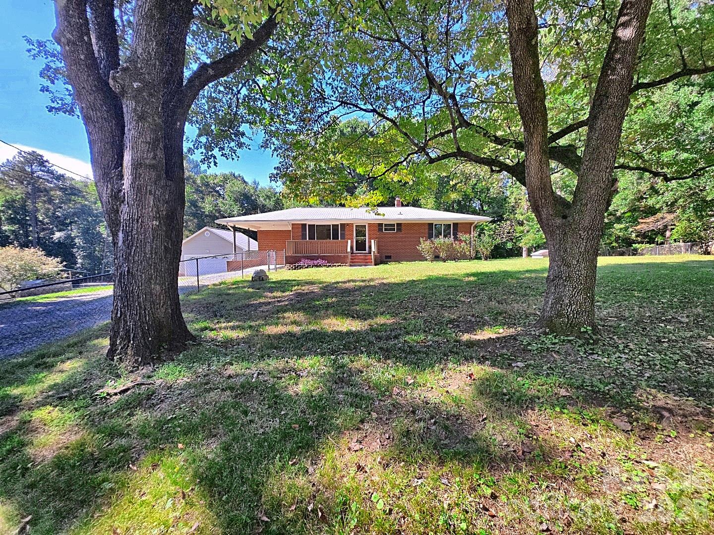 1627 W Lakewood Drive — photo