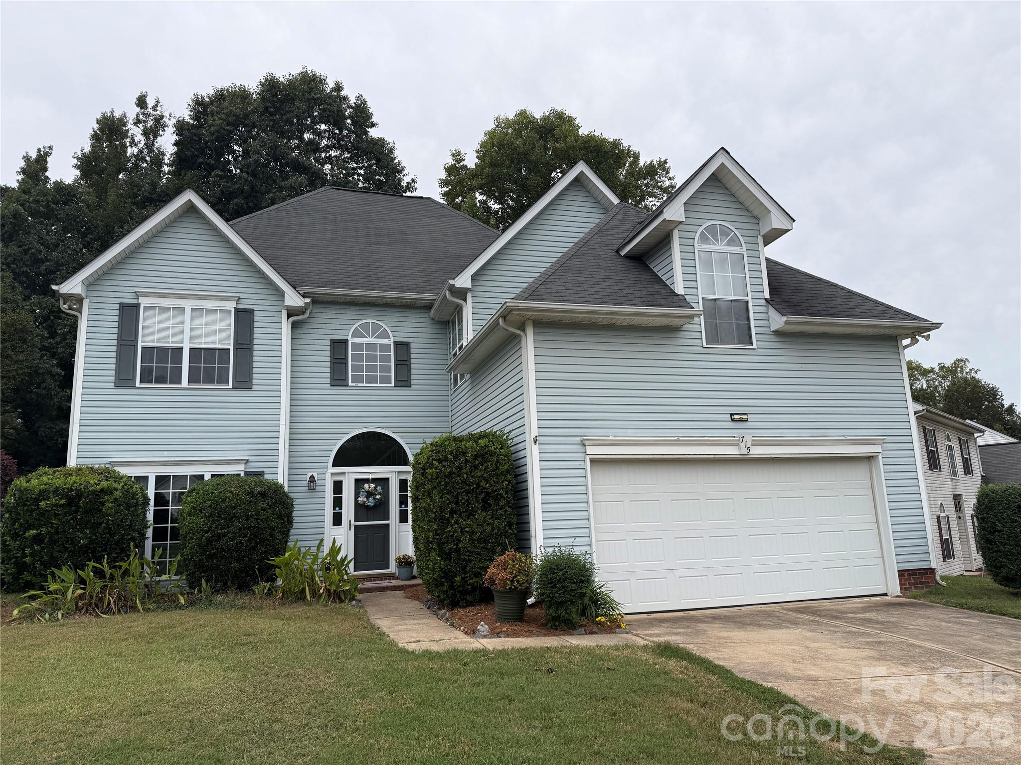 715 W Cheval Drive — photo