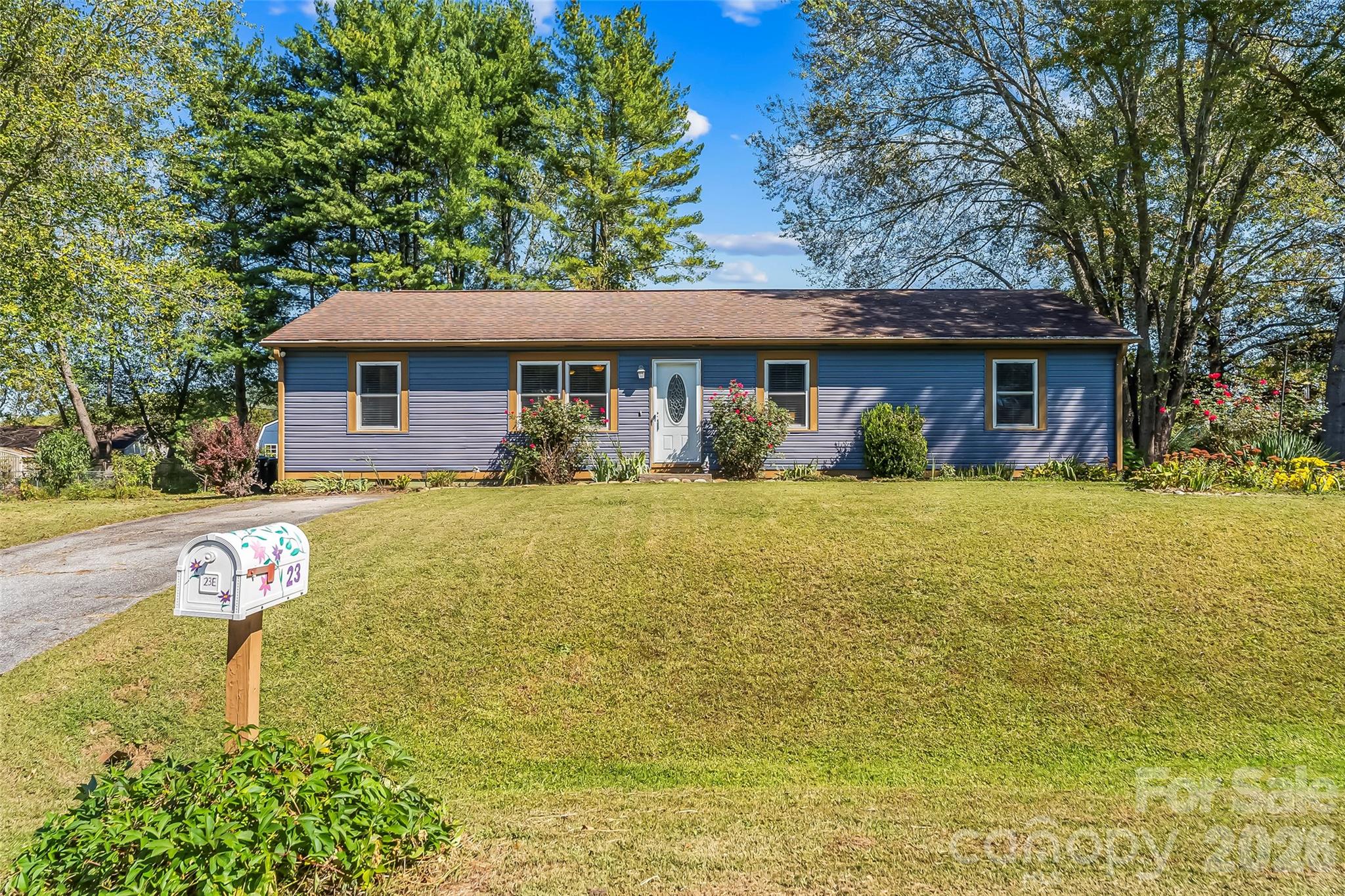 23 E Silverleaf Drive — photo