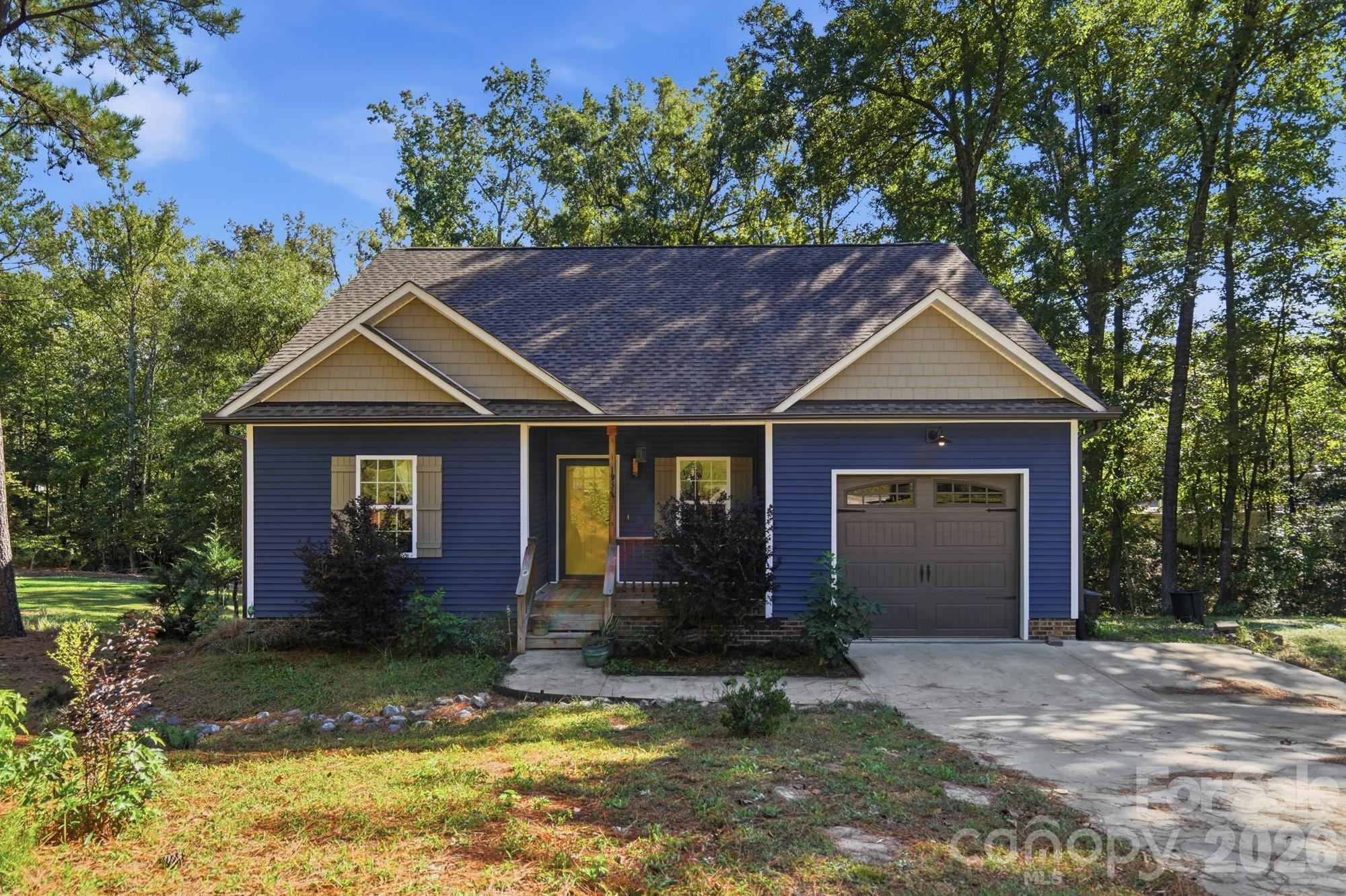1534 Hathaway Drive — photo