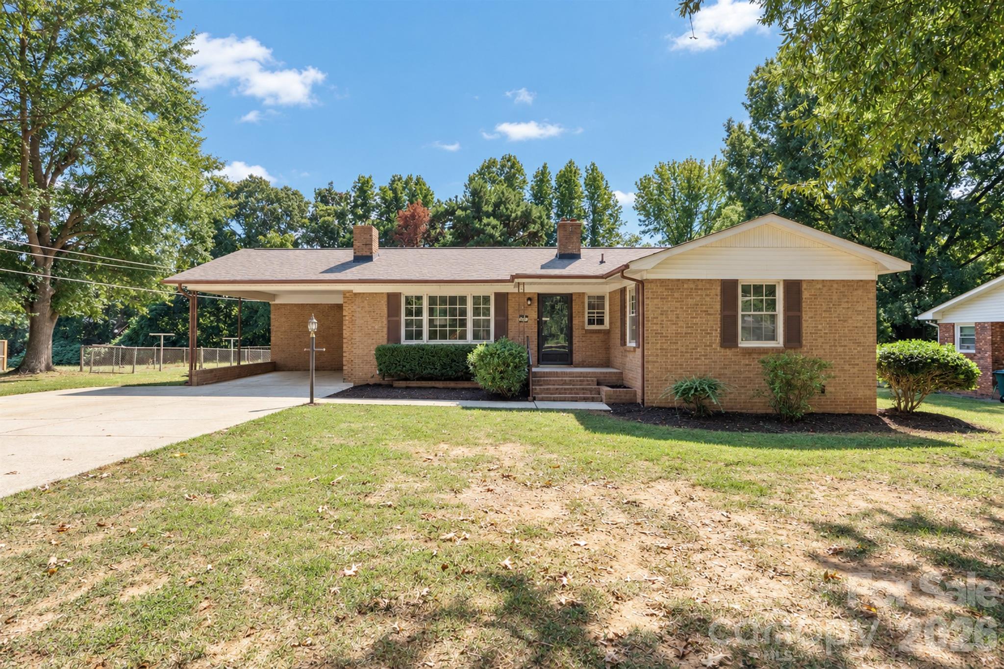 2530 Arnold Drive — photo