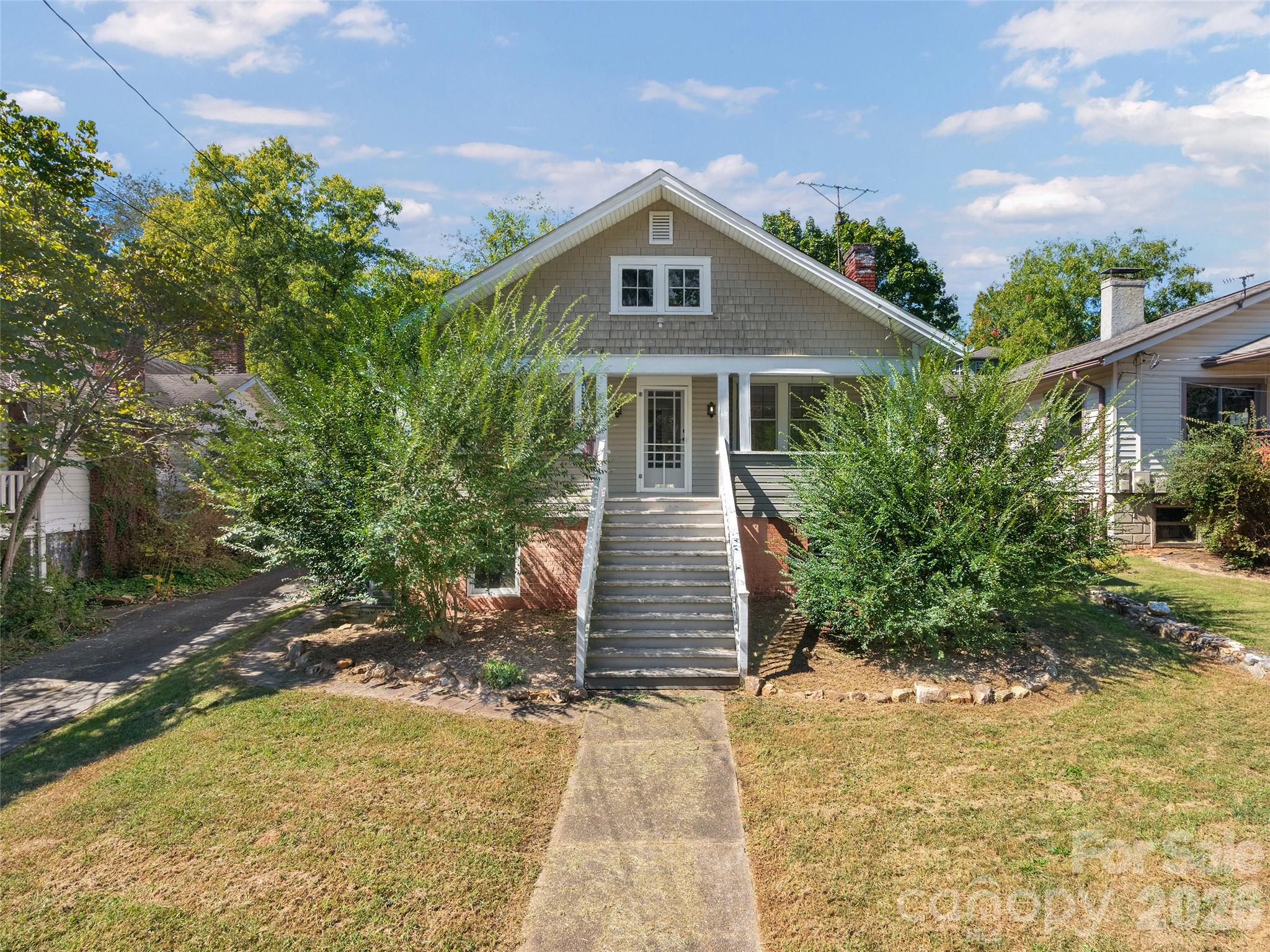 33 Madeline Avenue — photo