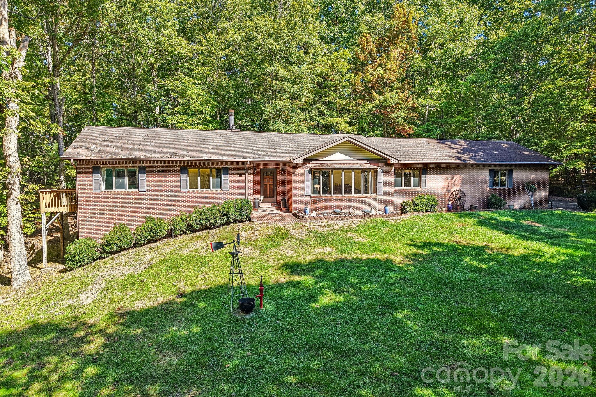 198 Woods End Drive — photo