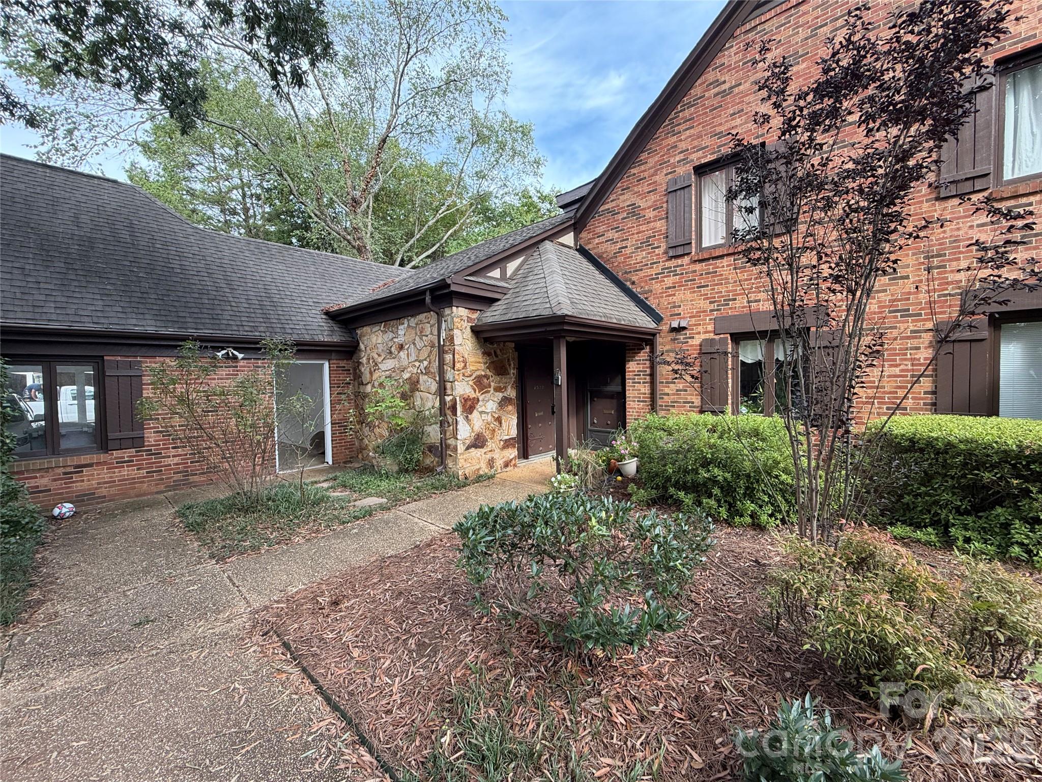 7022 Quail Hill Road — photo