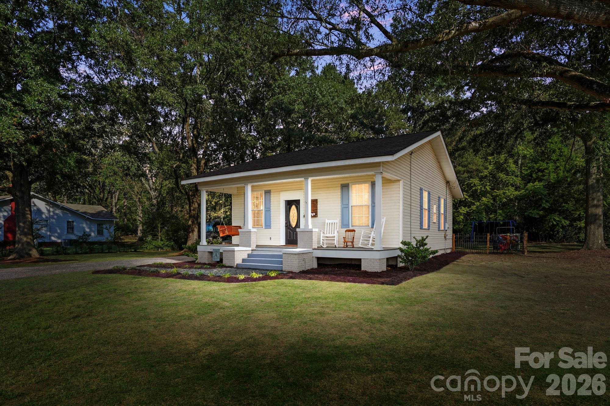1125 Traywick Road — photo