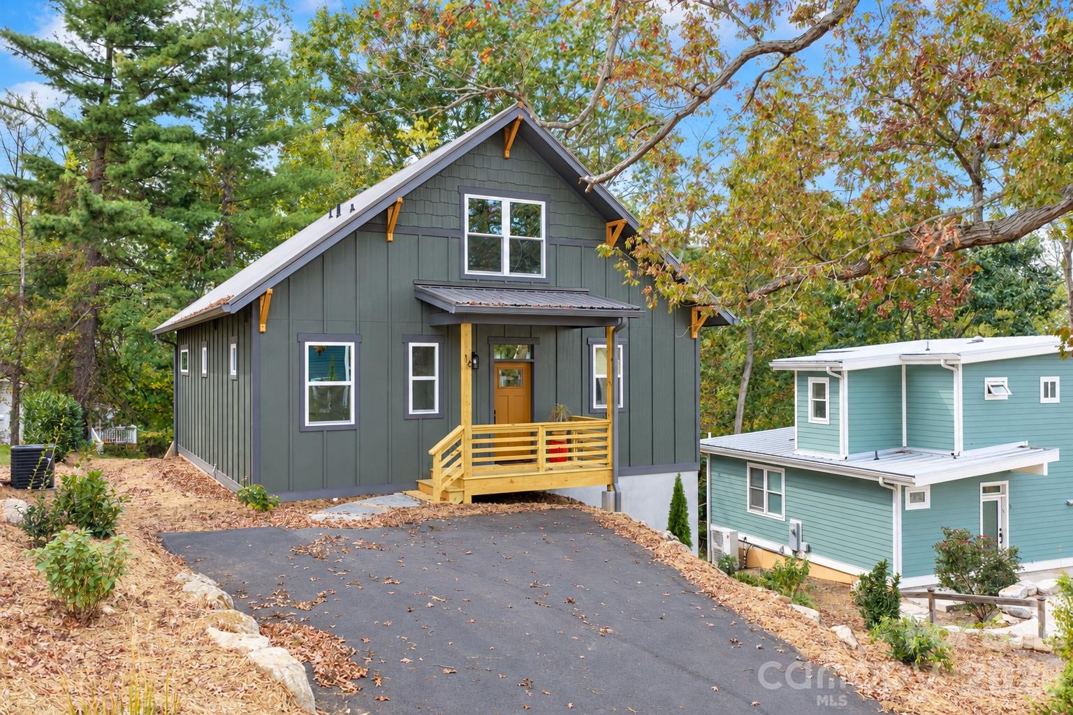 16 Mountain Song Lane — photo