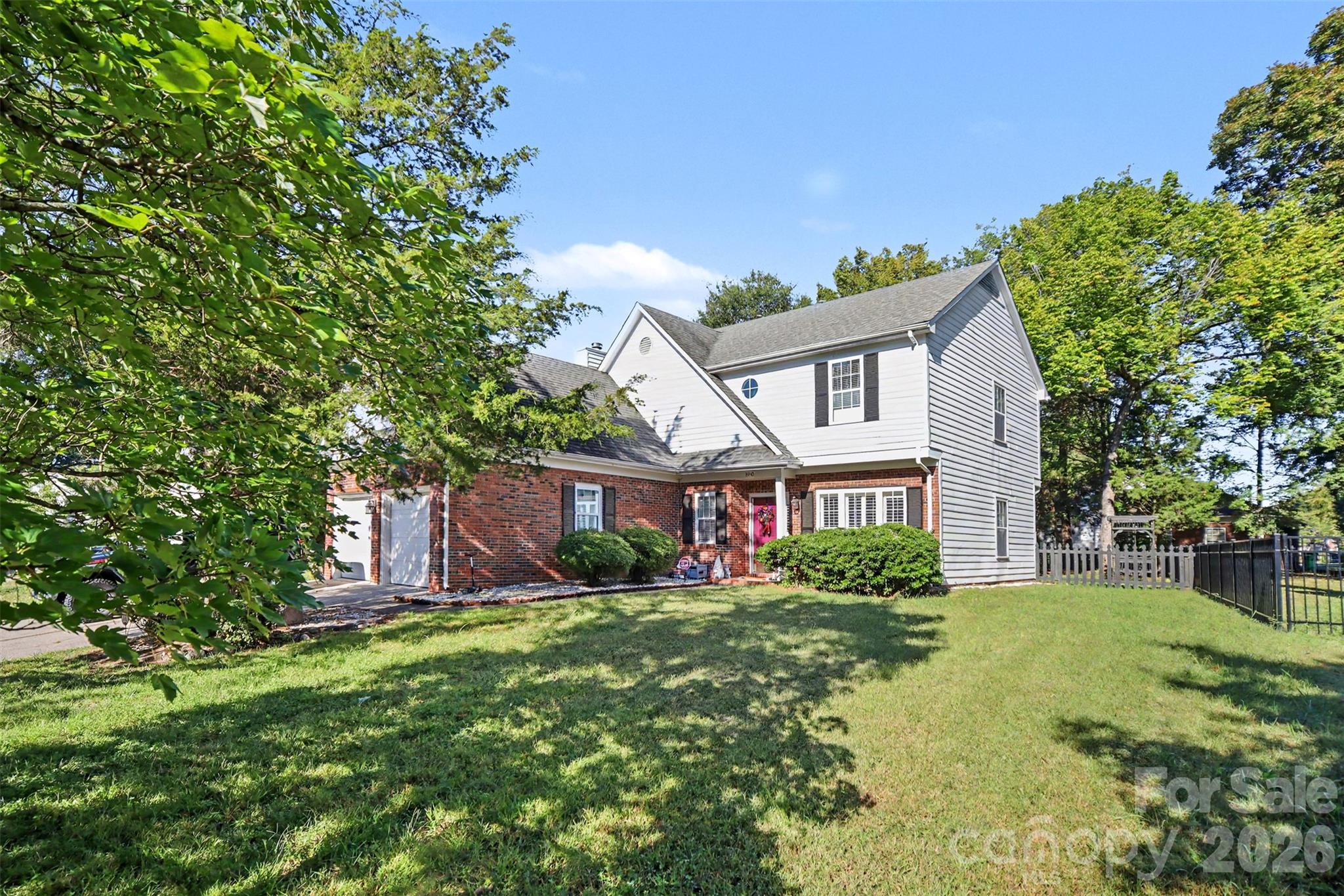 11410 Hunters Landing Drive — photo