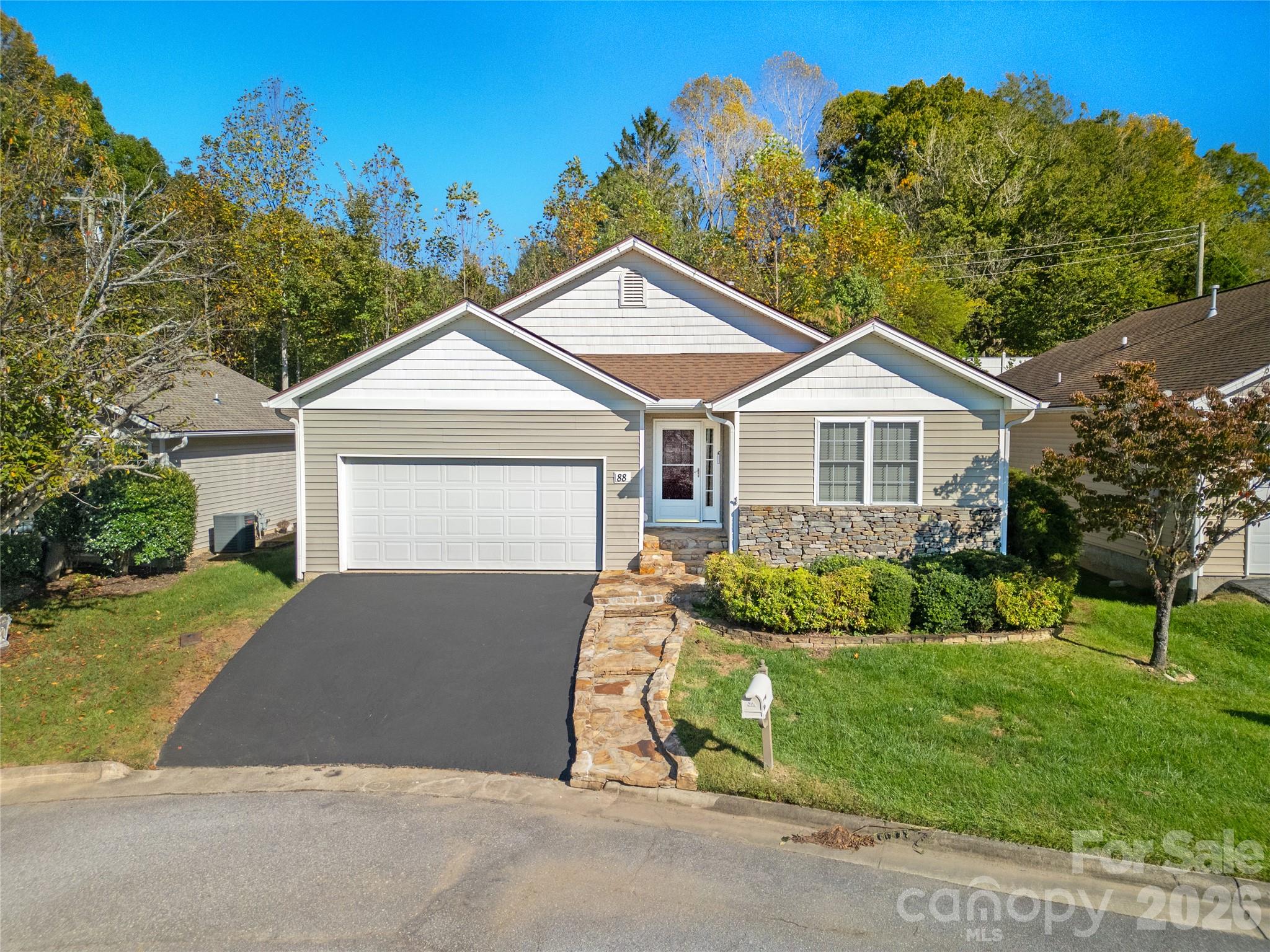 88 E Danbury Lane — photo