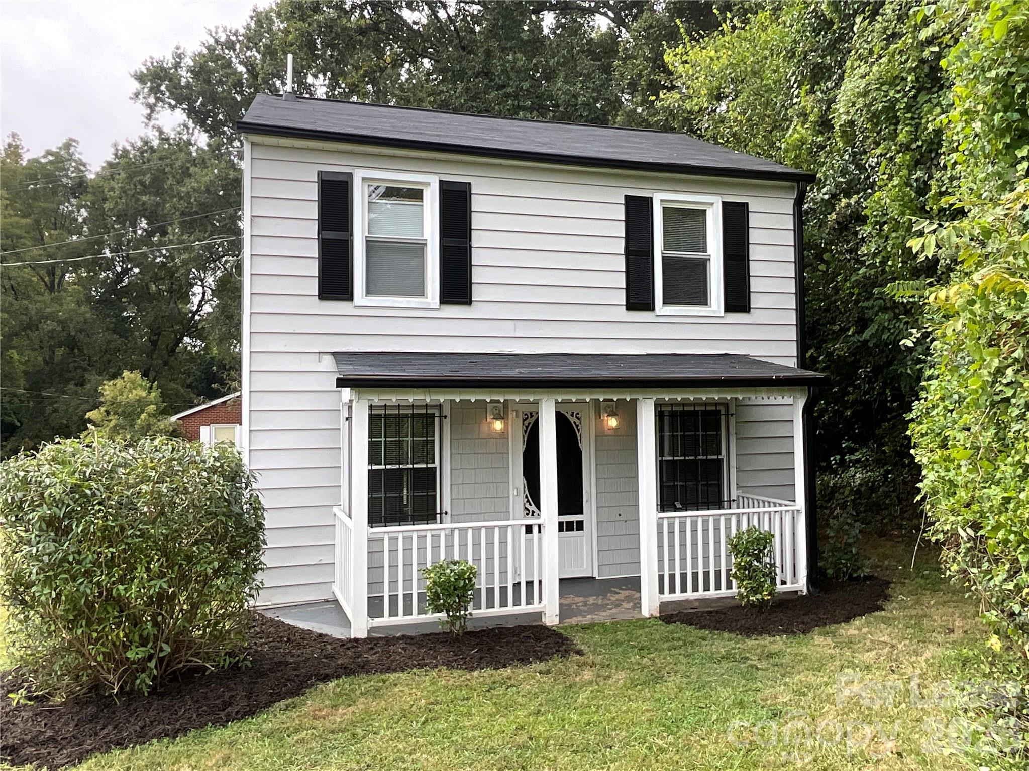 3905 Freedom Drive — photo