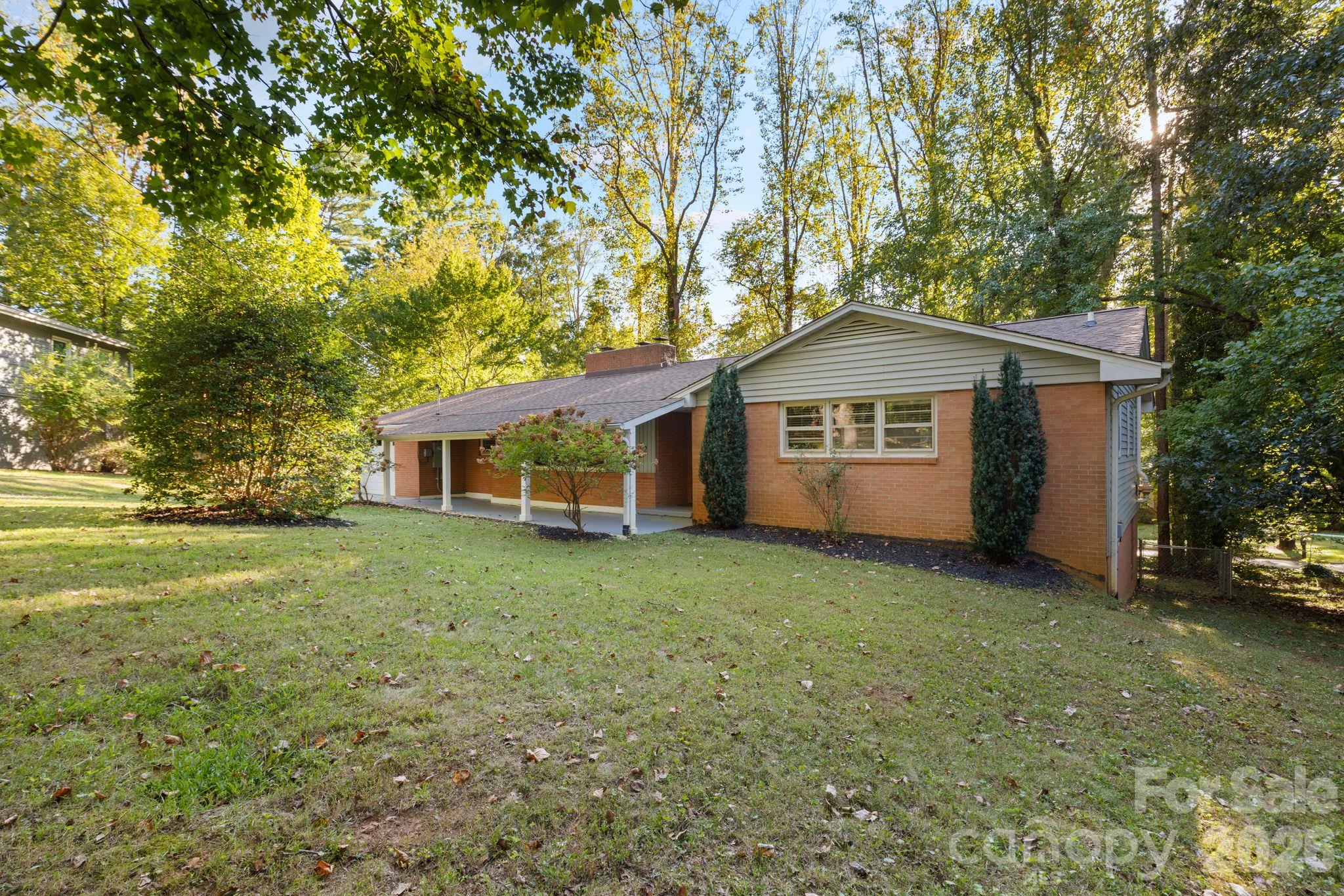 32 Oak Forest Drive — photo