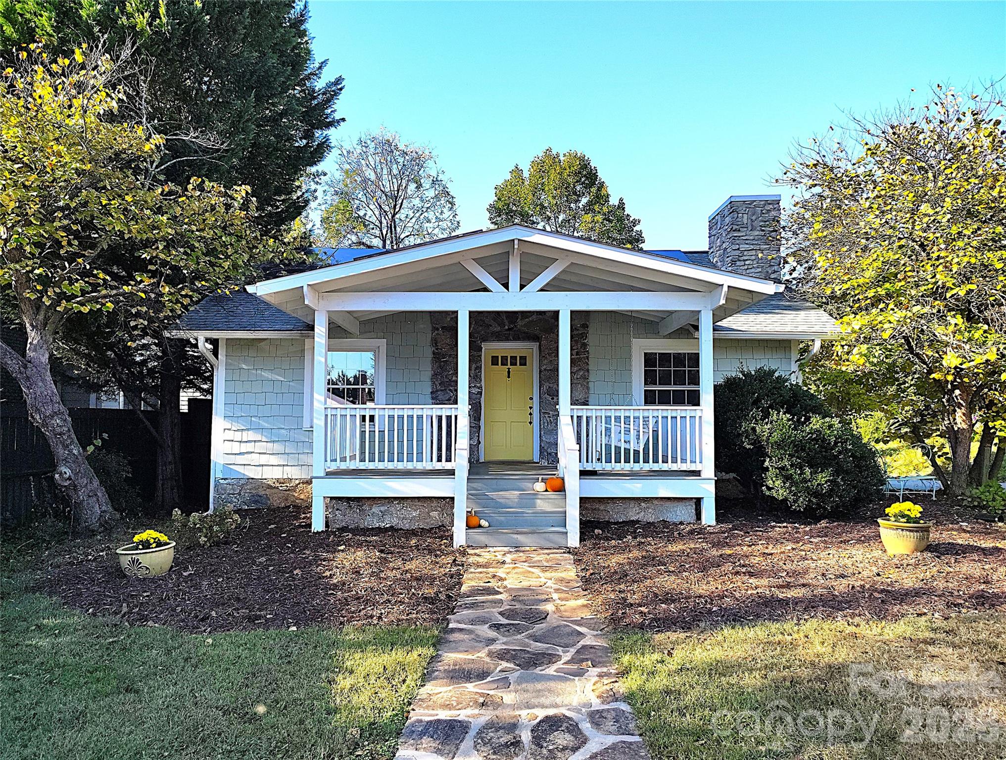 23 Woodley Avenue — photo