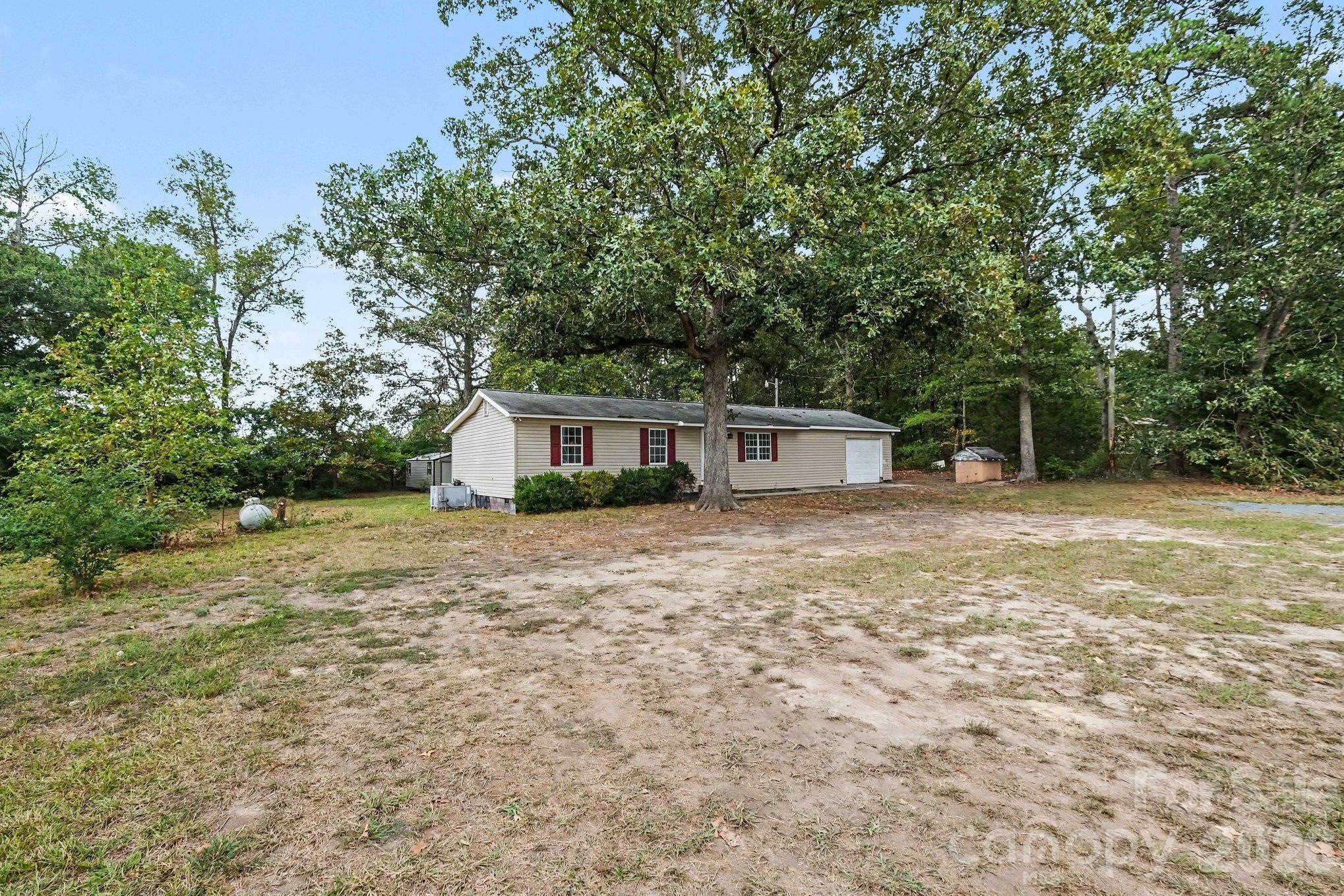 1101 Jack Davis Road — photo