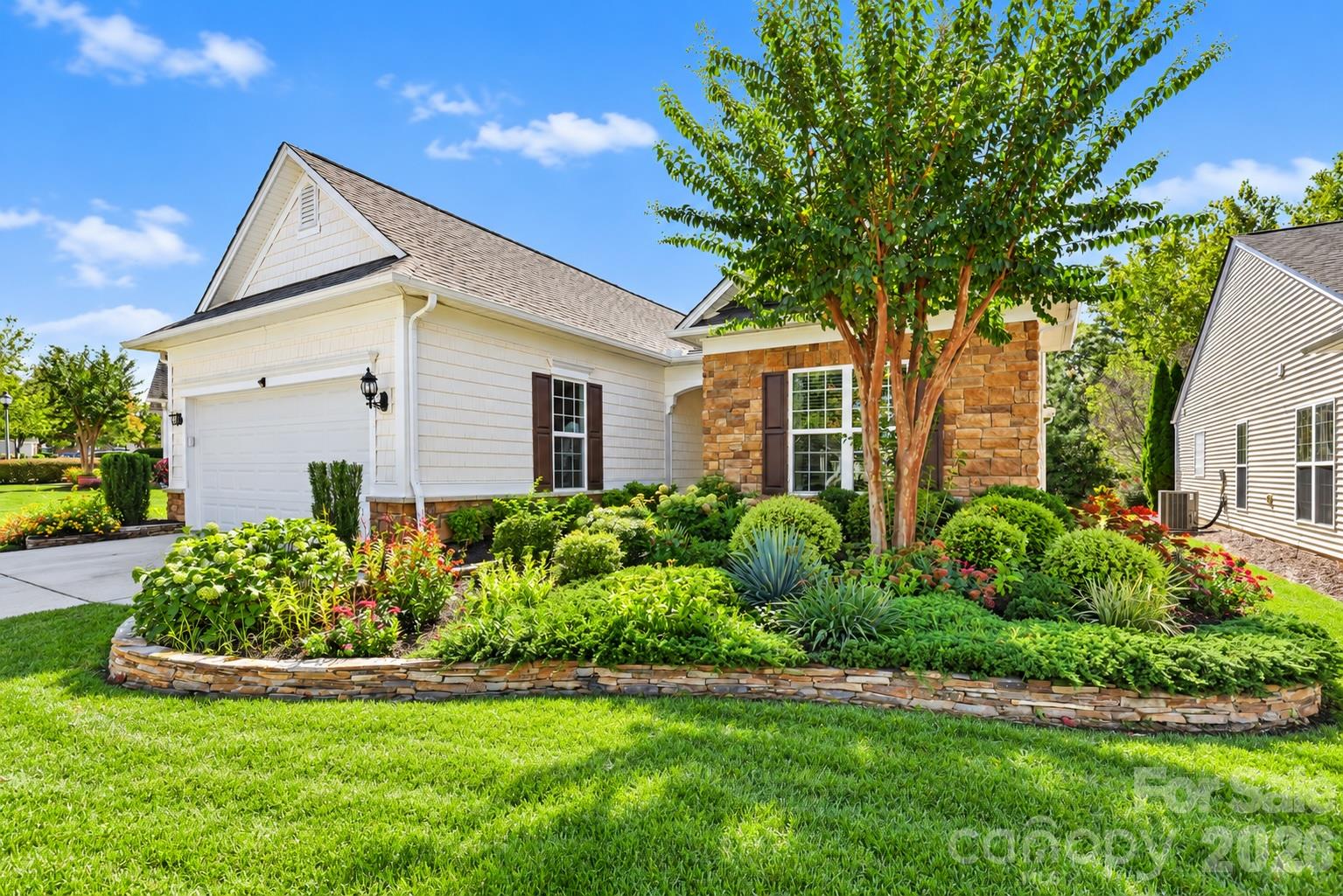 8077 Crater Lake Drive — photo
