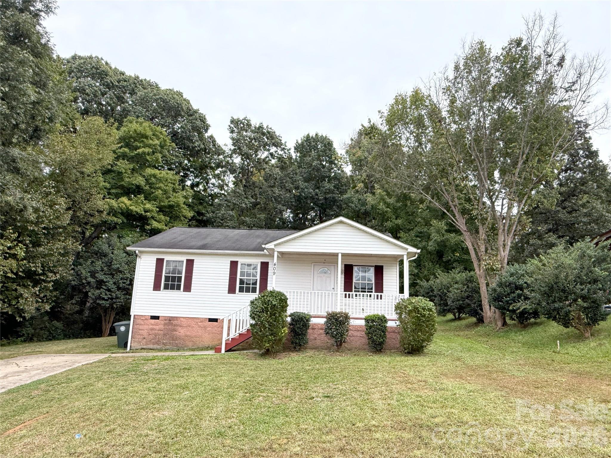 409 Skyline Drive — photo