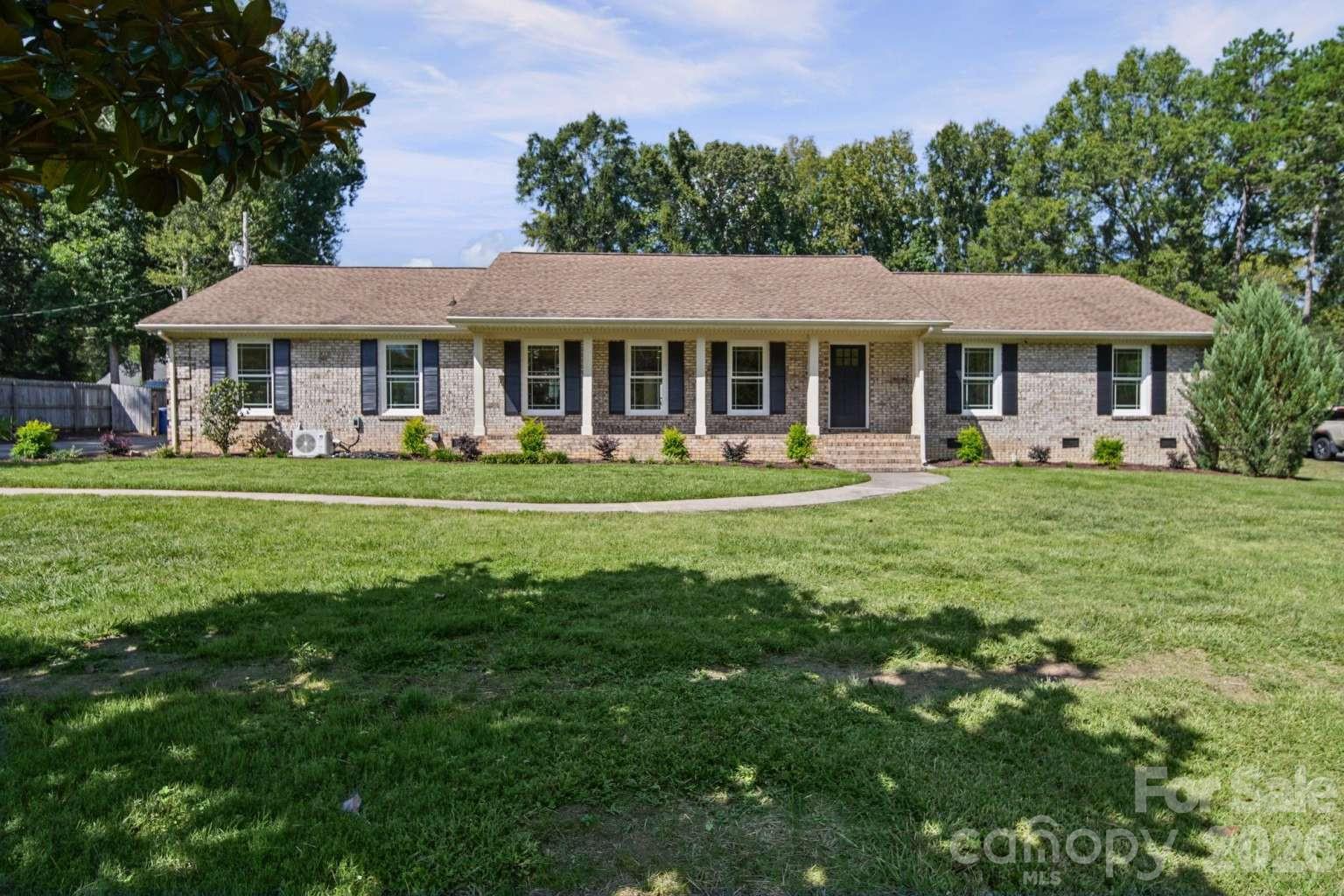 7301 Pine Lake Lane — photo