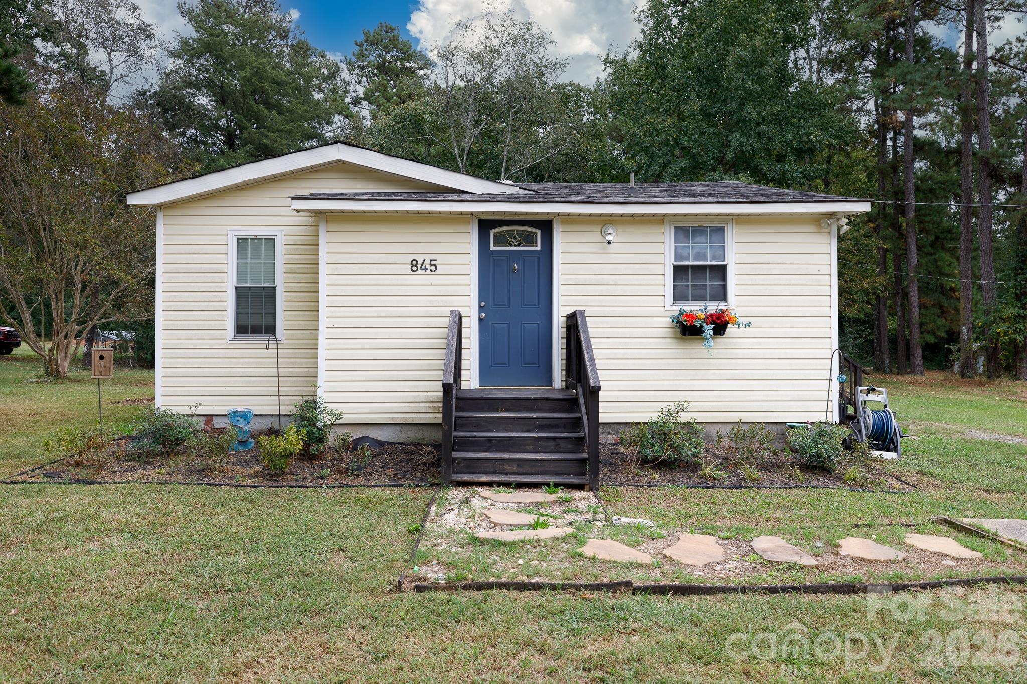 845 Hollis Lakes Road — photo