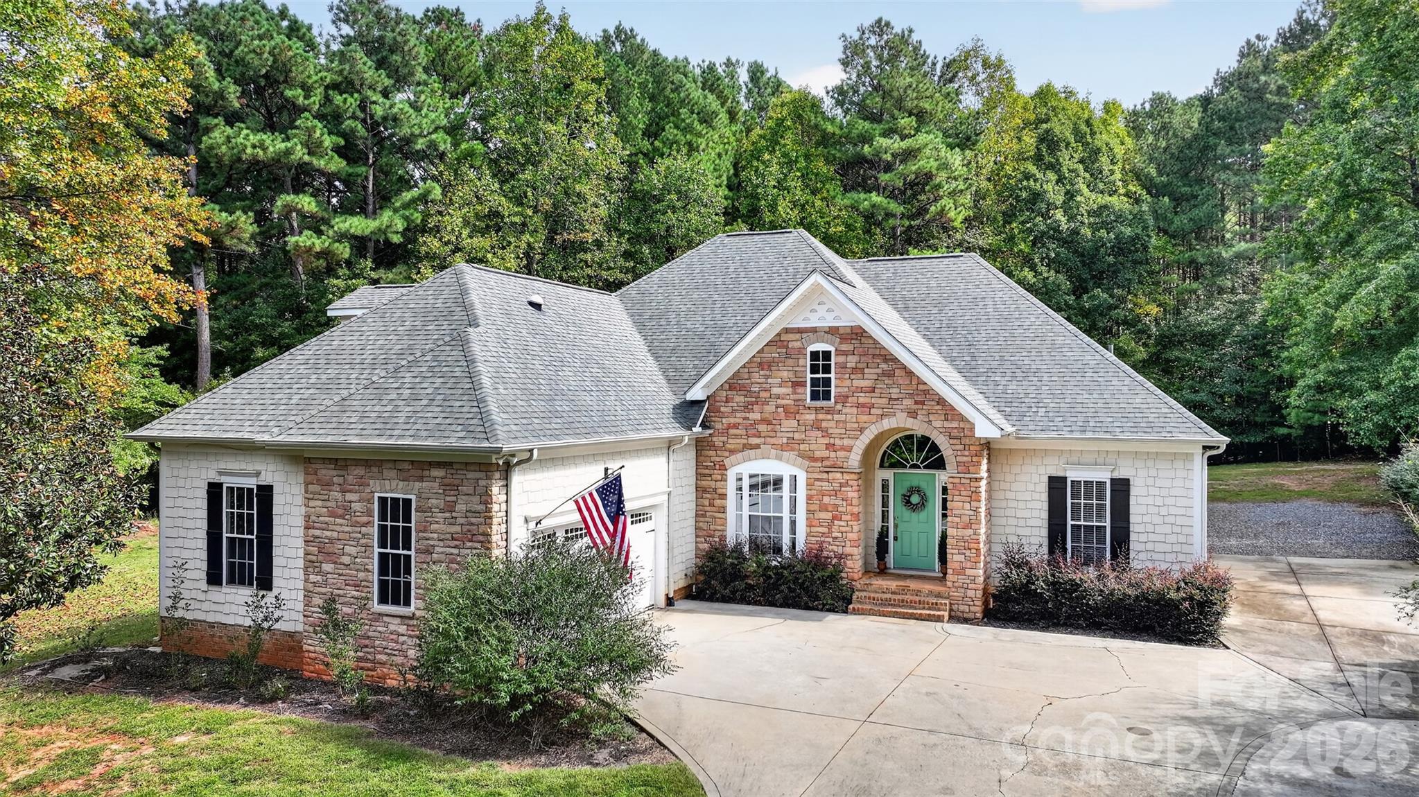 122 Maple View Drive — photo
