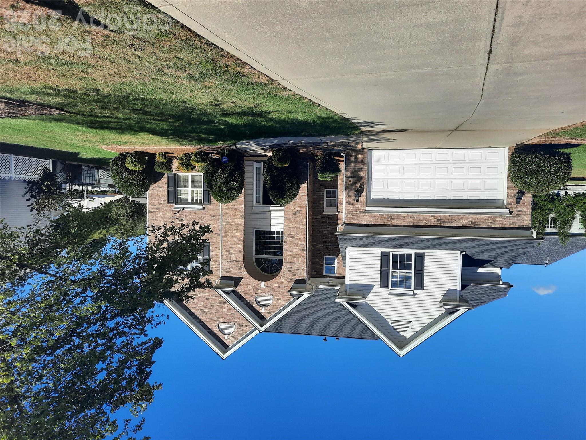 4704 Mimosa Place — photo