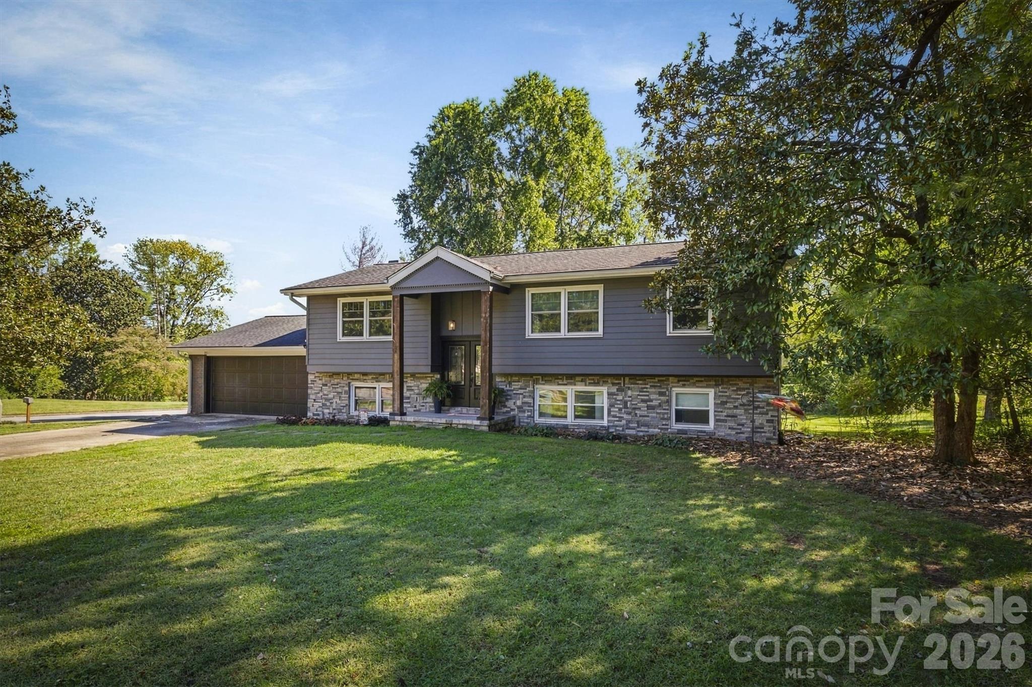 108 Inglewood Drive — photo